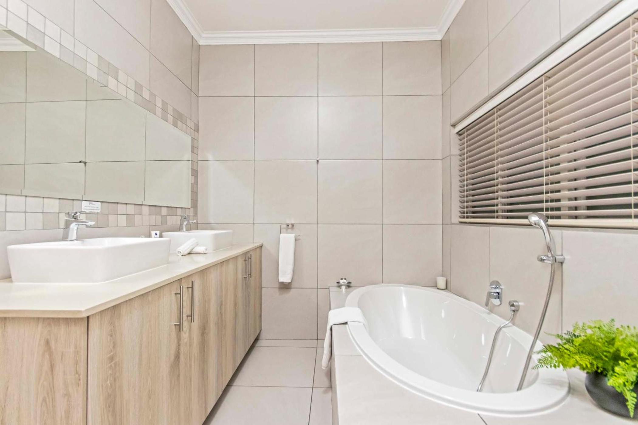 Deluxe Suite photo 2