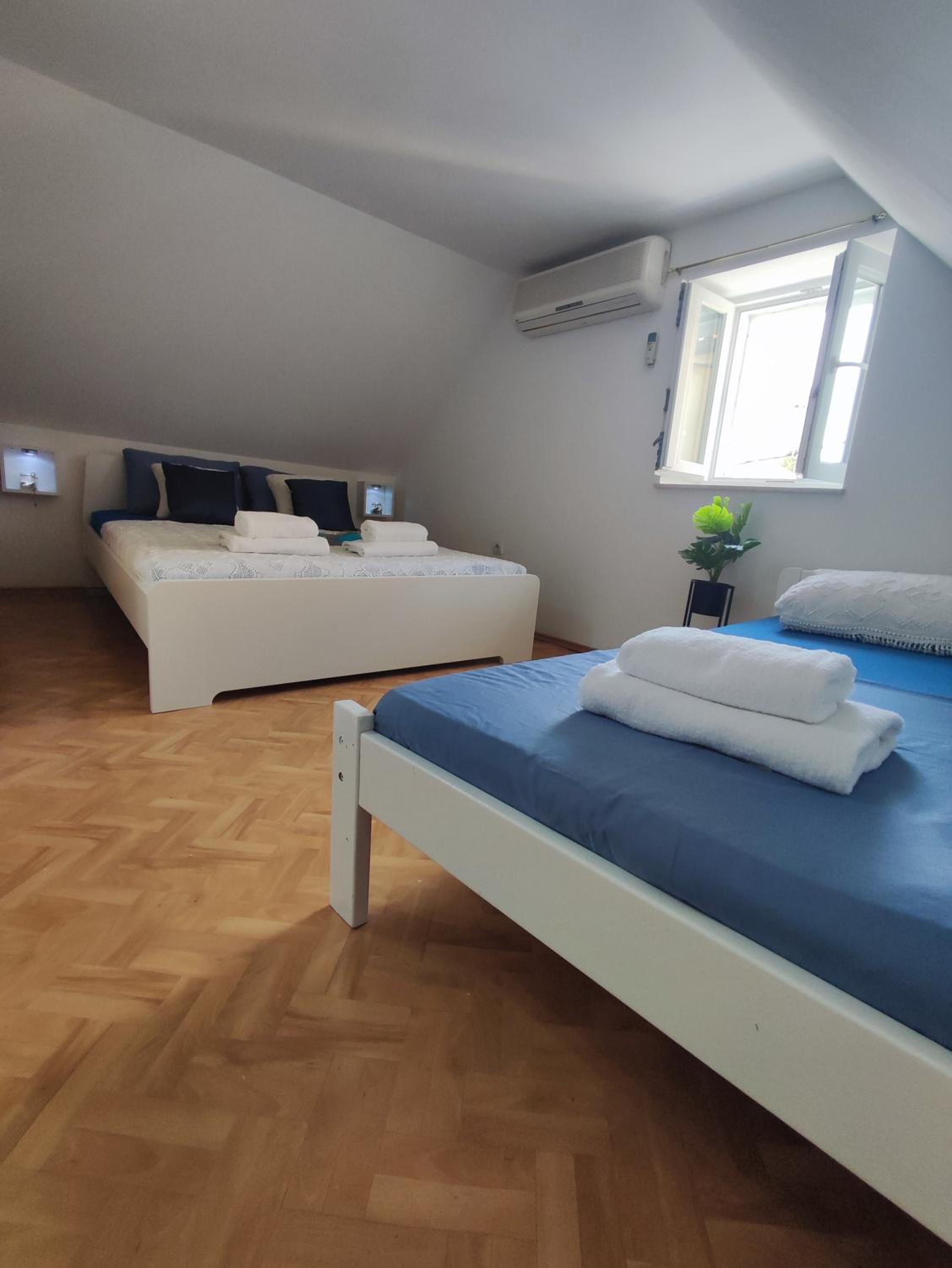 Apartment - Split Level