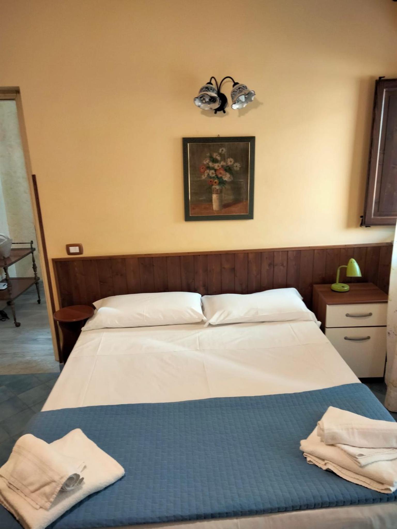 Double Room With Private Bathroom photo 3