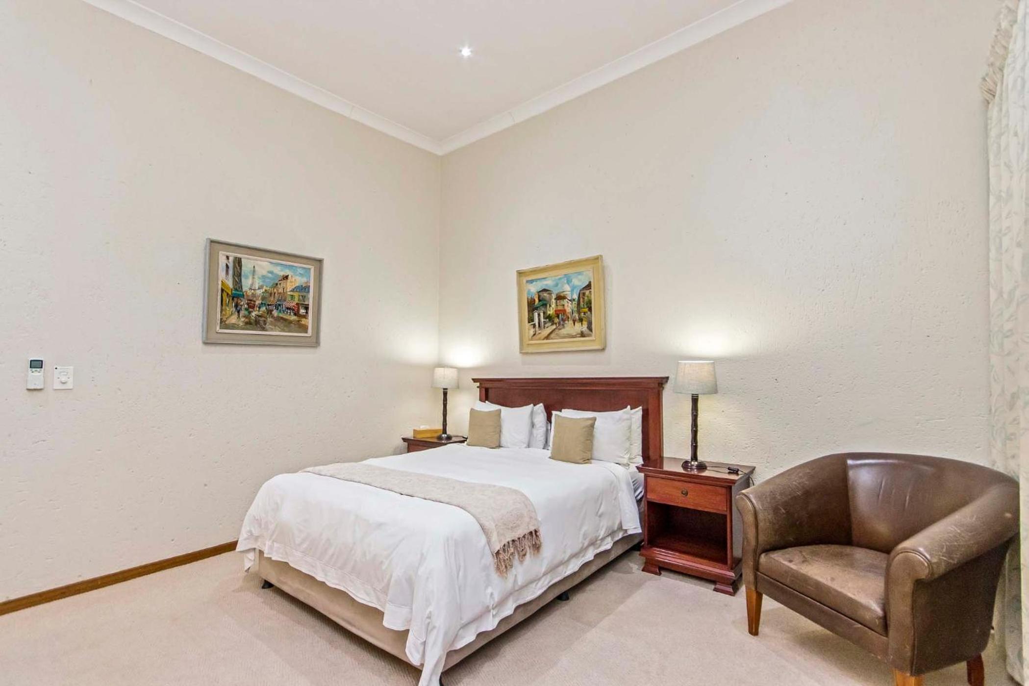 Standard Suite photo 2