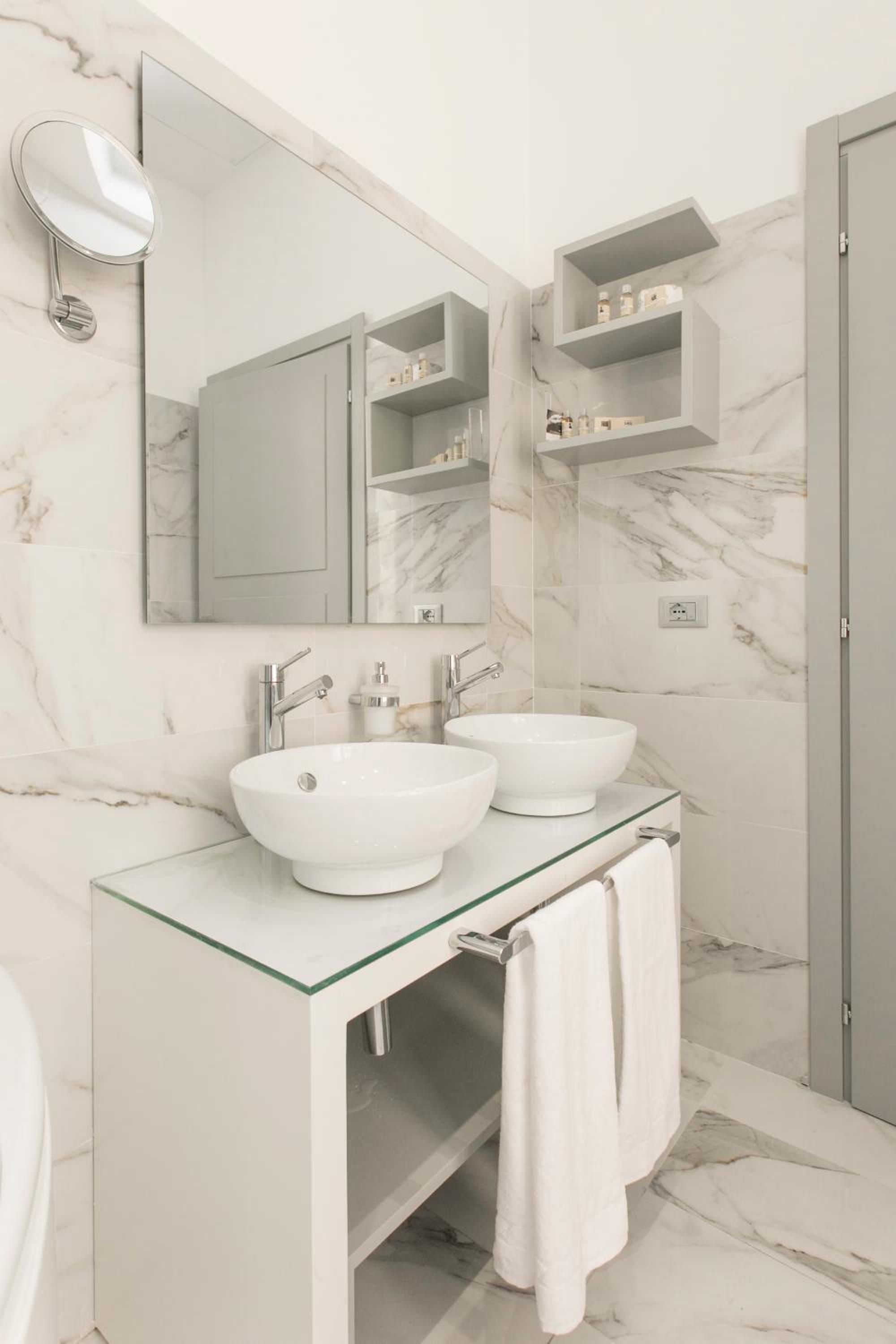 Deluxe Suite with Spa Bath photo 2