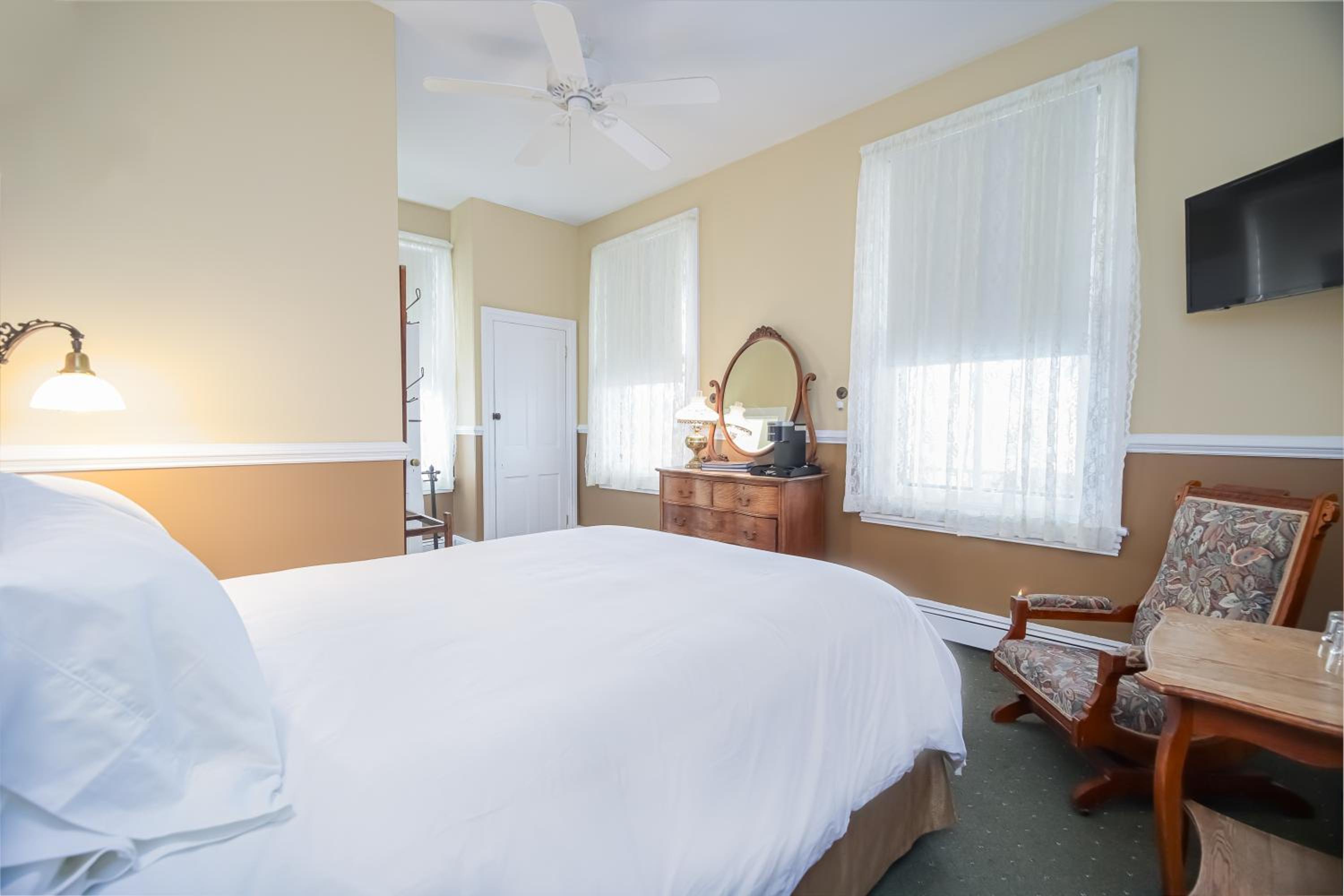 Deluxe Queen Room photo 1