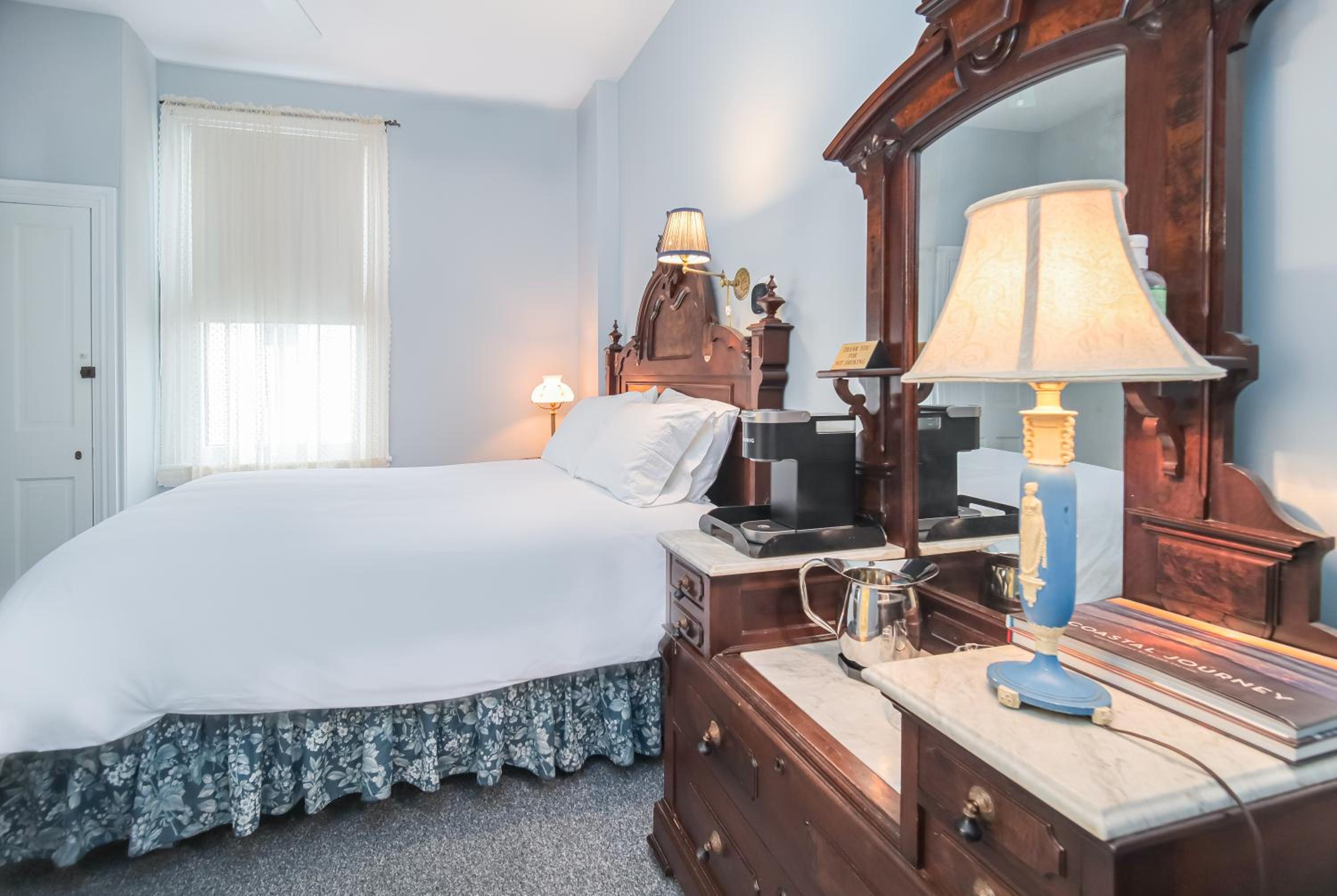 Deluxe Queen Room photo 3