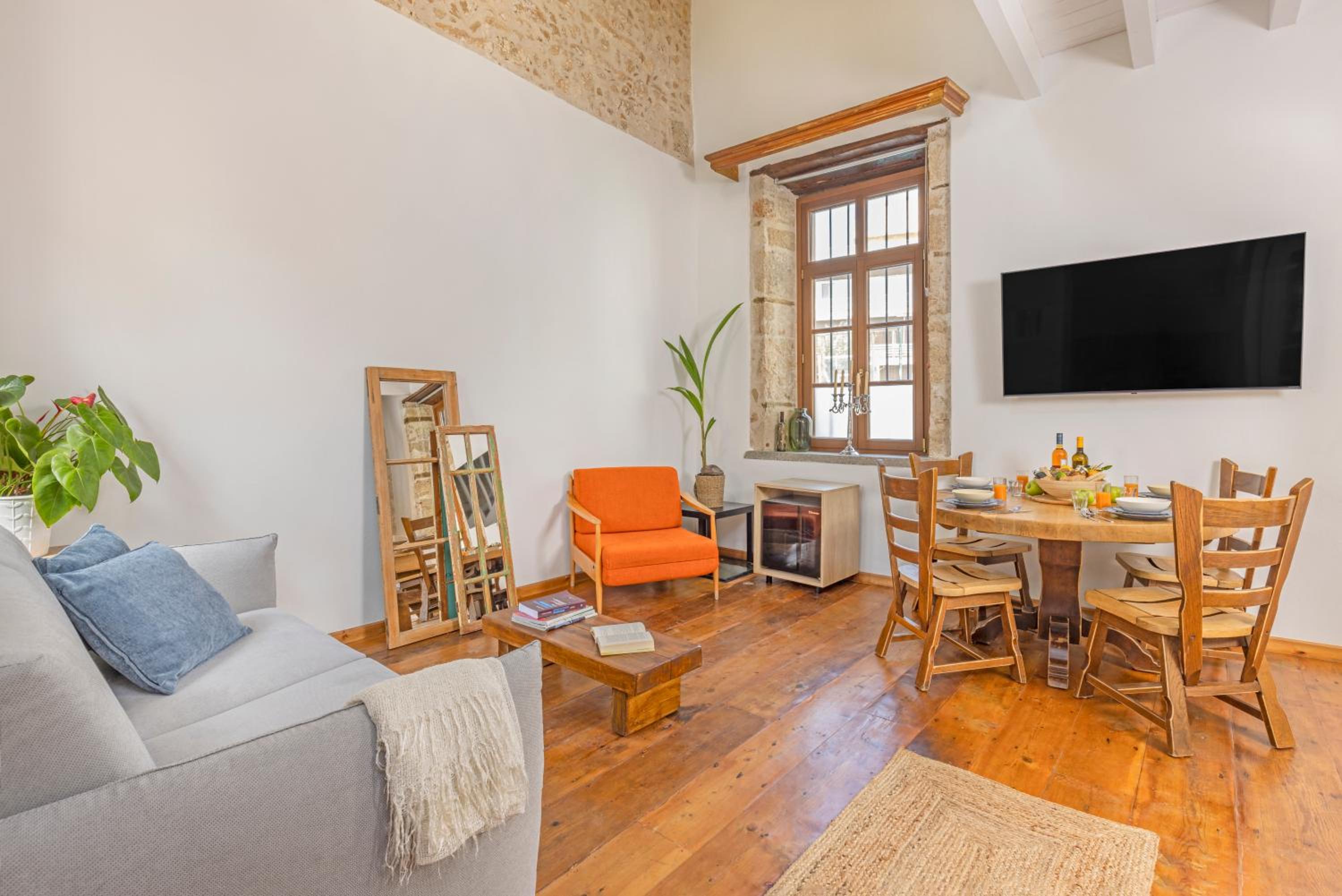 Deluxe King Suite