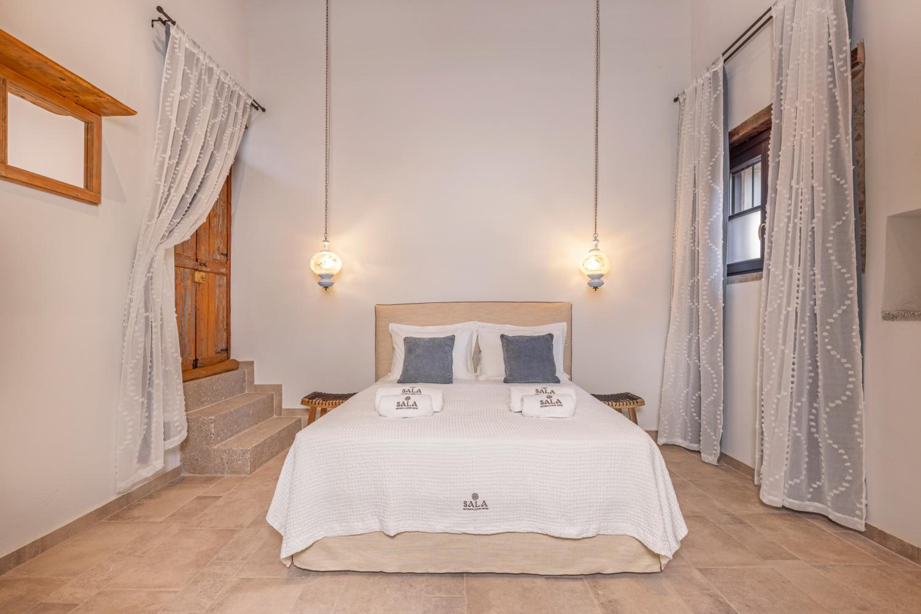 Deluxe King Suite
