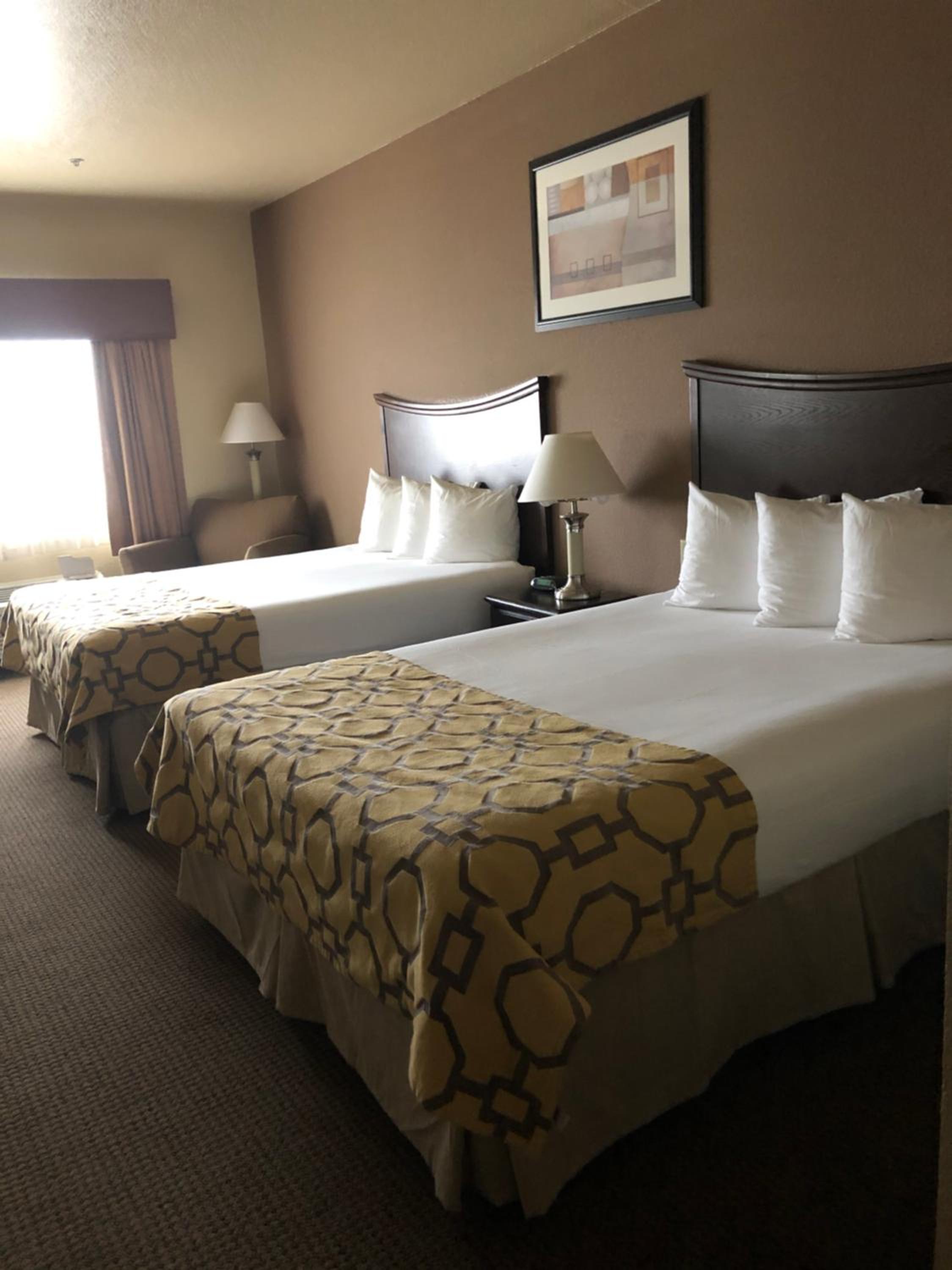 Queen Room with Two Queen Beds - Non-Smoking - Photo 1