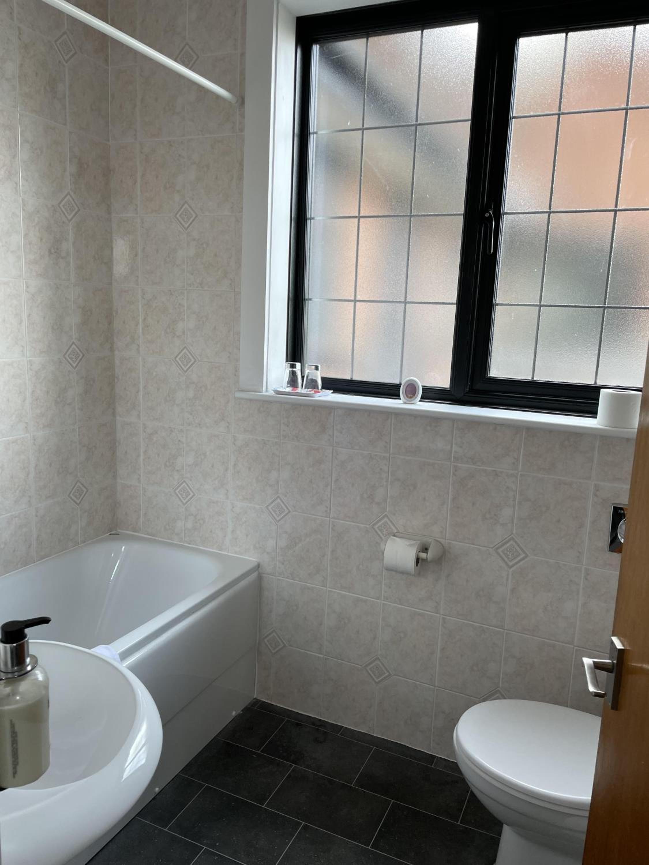 Double Room with Sea View - Photo 18
