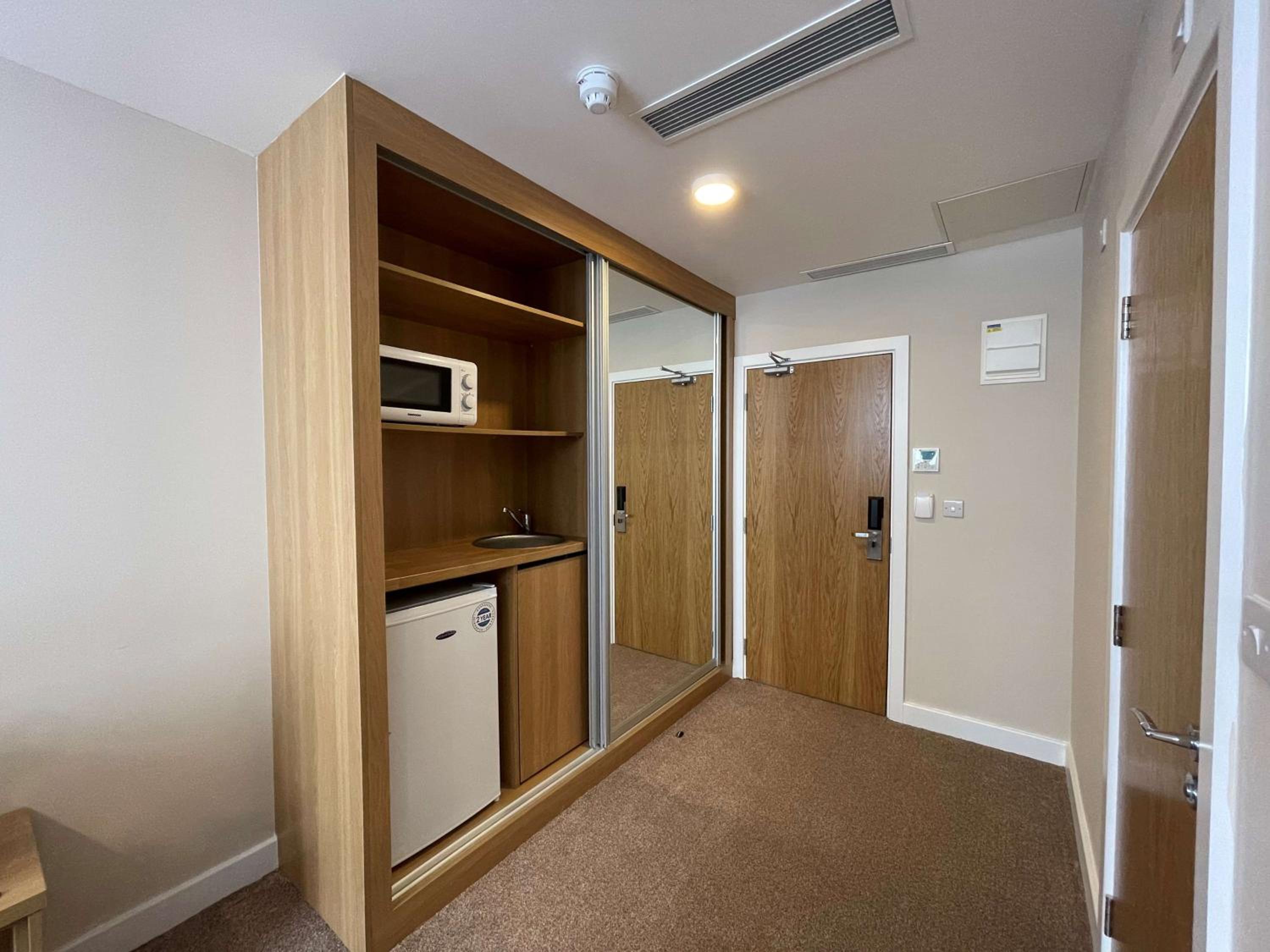 Superior King Room with Kitchenette photo 2