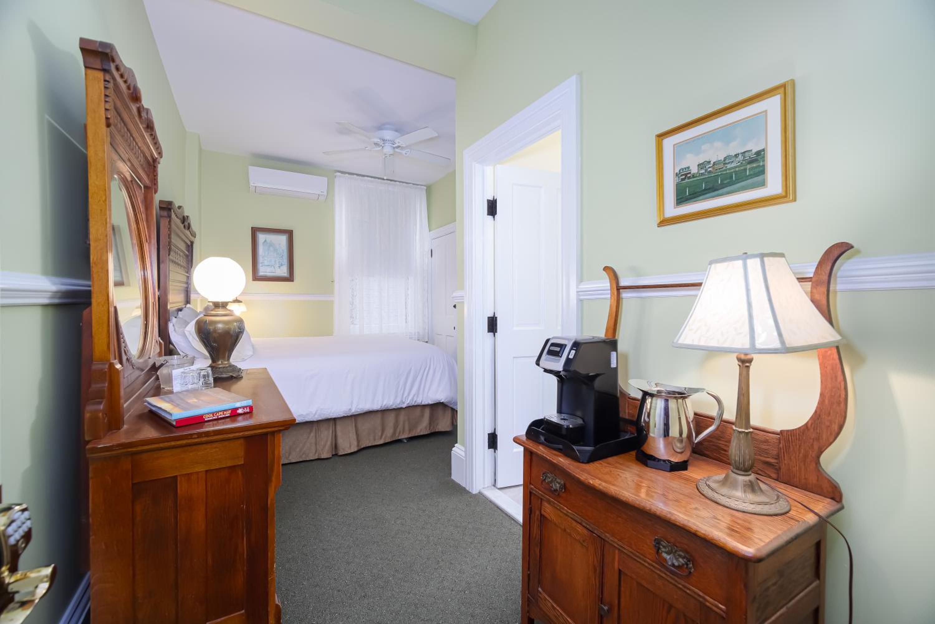 Deluxe Queen Room photo 2