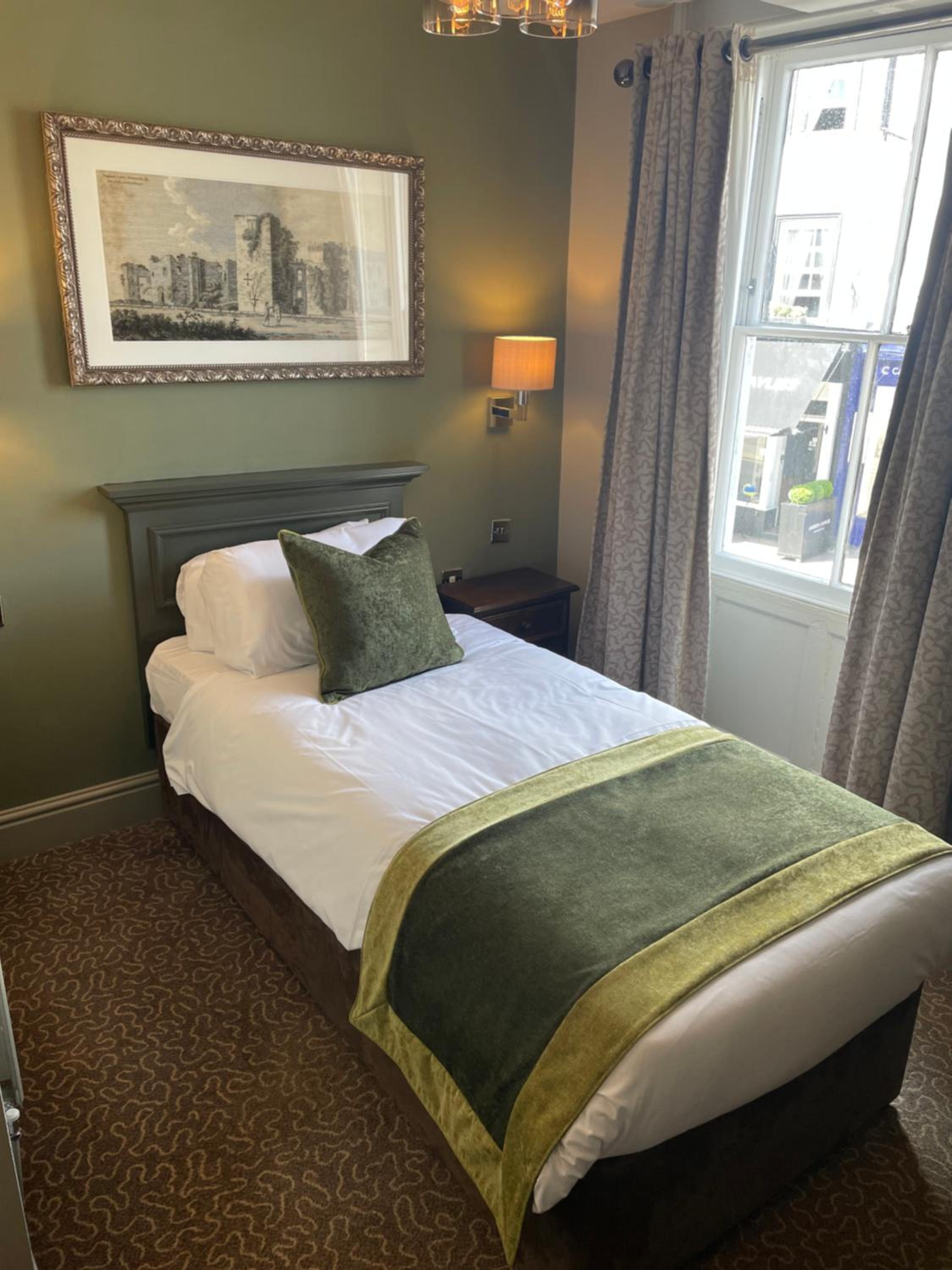 Single Room photo 1