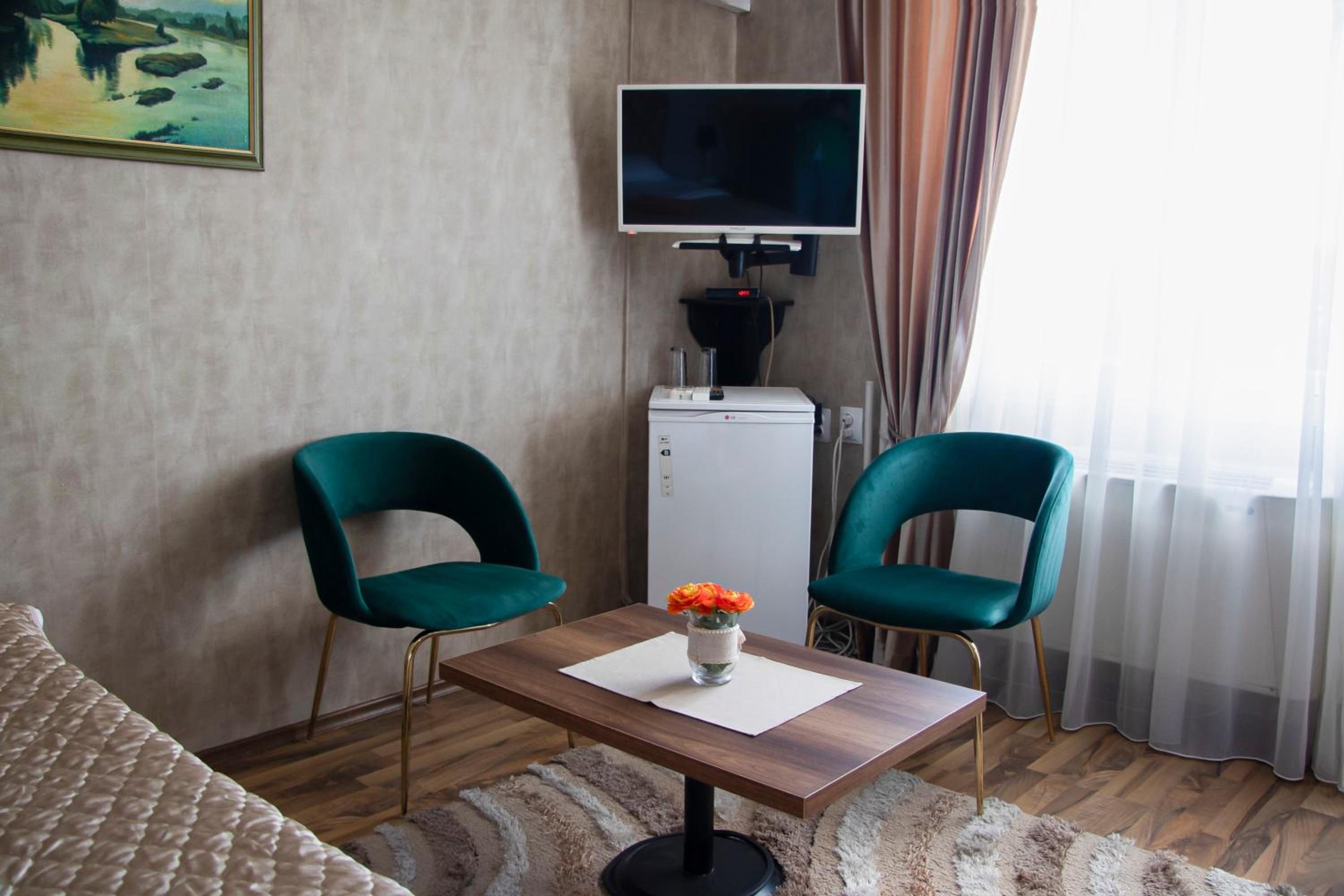 Double Room with Balcony (2 Adults + 1 Child) - Photo 6