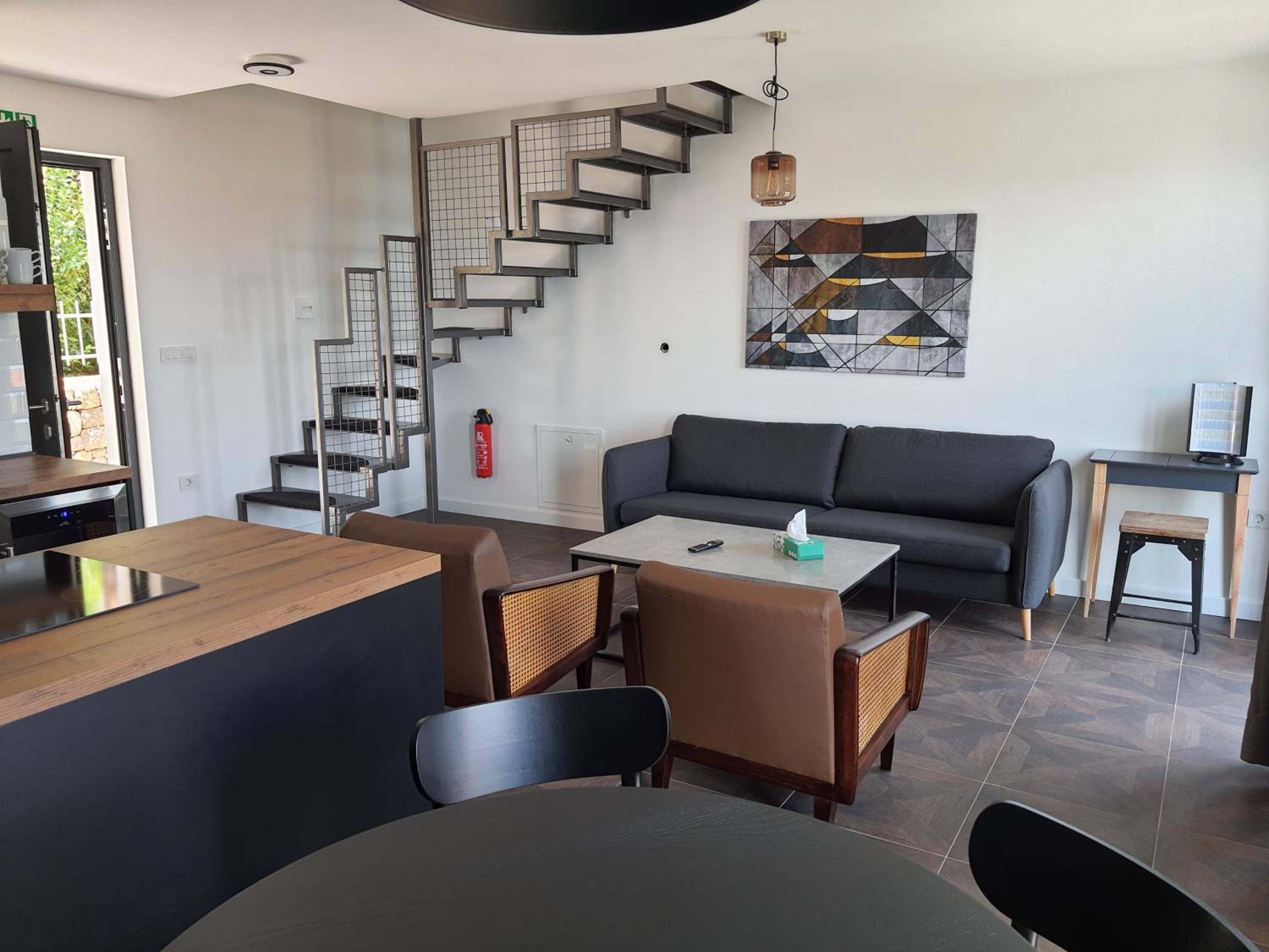 Studio - Split Level photo 1