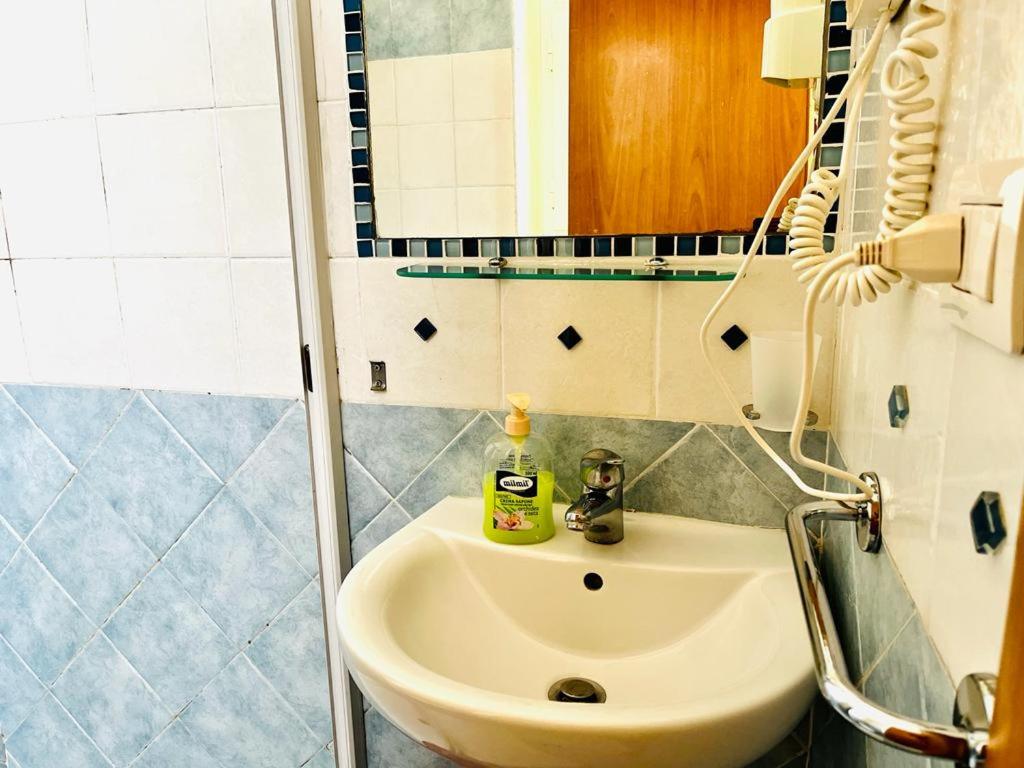 Quadruple Room with Private Bathroom photo 2