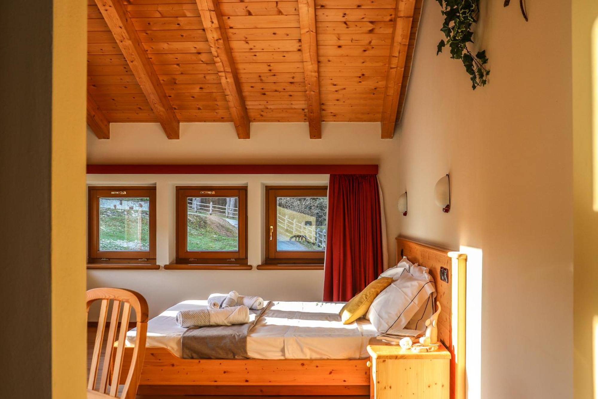Large Double Room photo 1