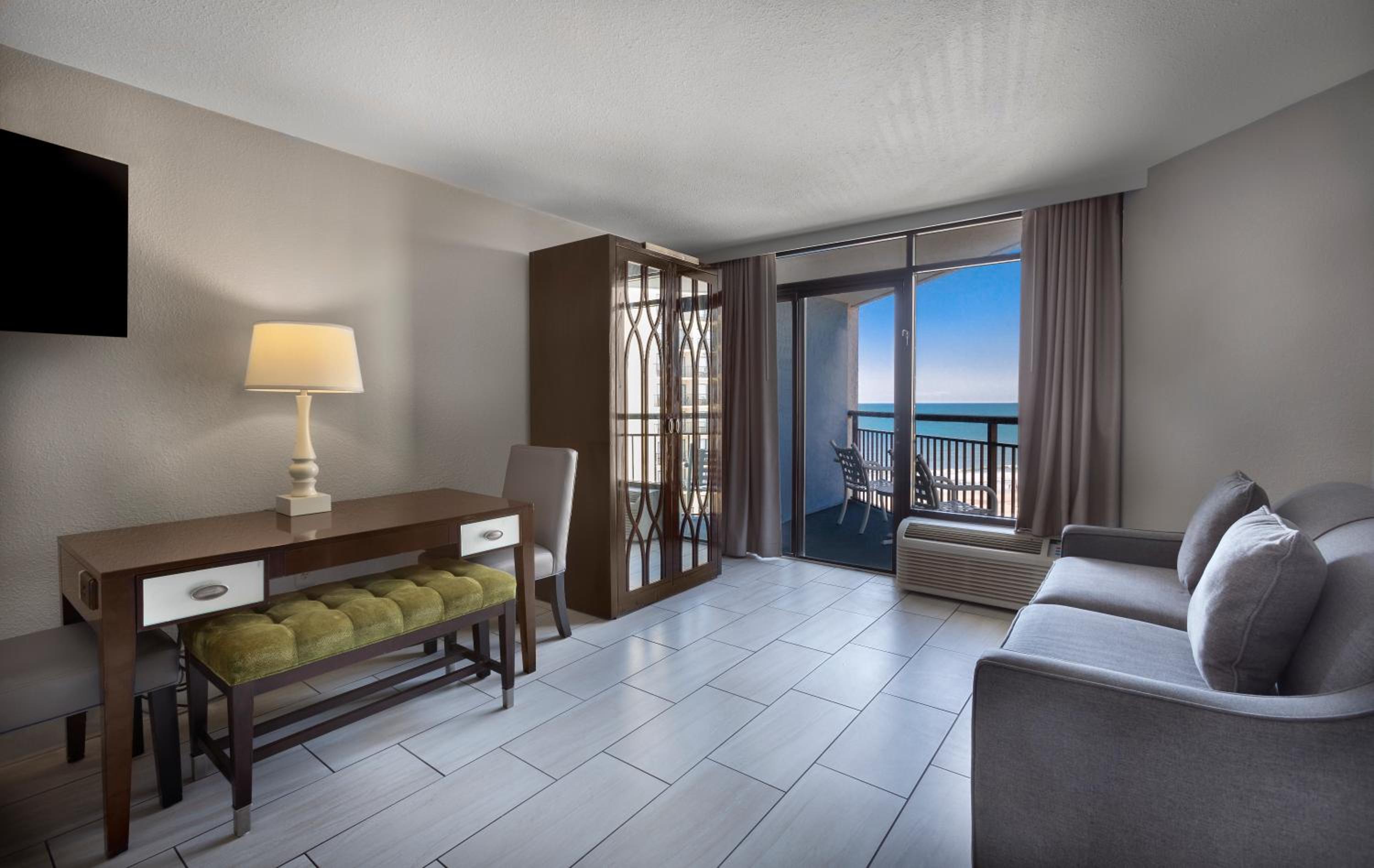 Premium One-Bedroom Suite with Two Double Beds - Ocean View