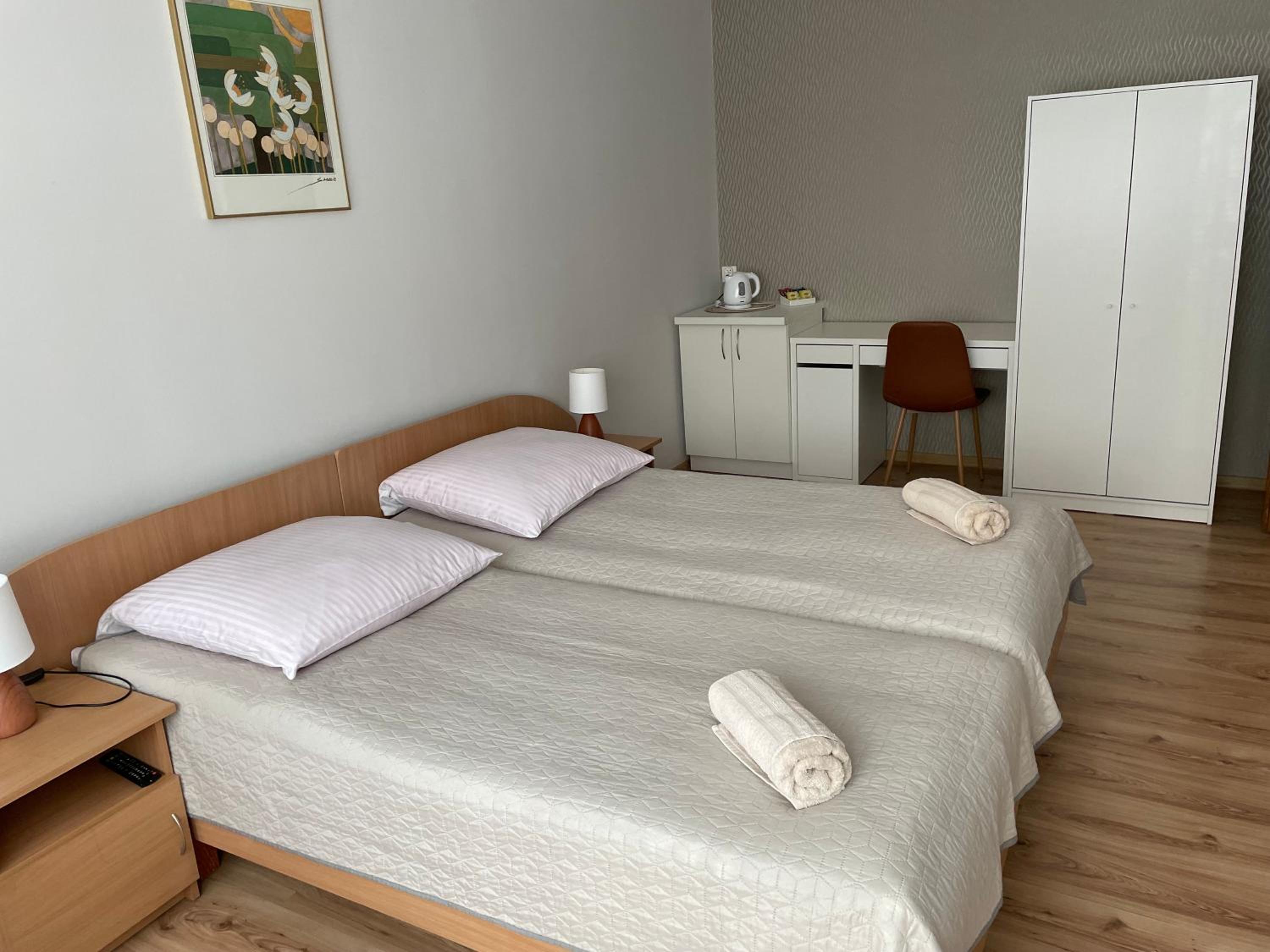 Double Room with Private Bathroom - Photo 8