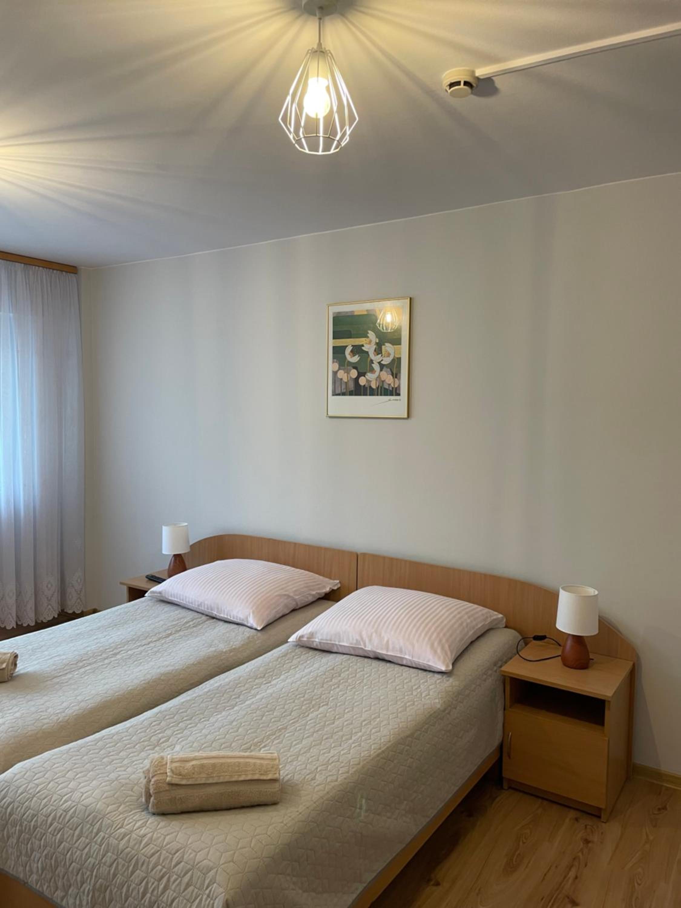 Double Room with Private Bathroom - Photo 9