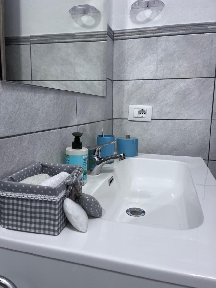 One-Bedroom Apartment - Photo 2