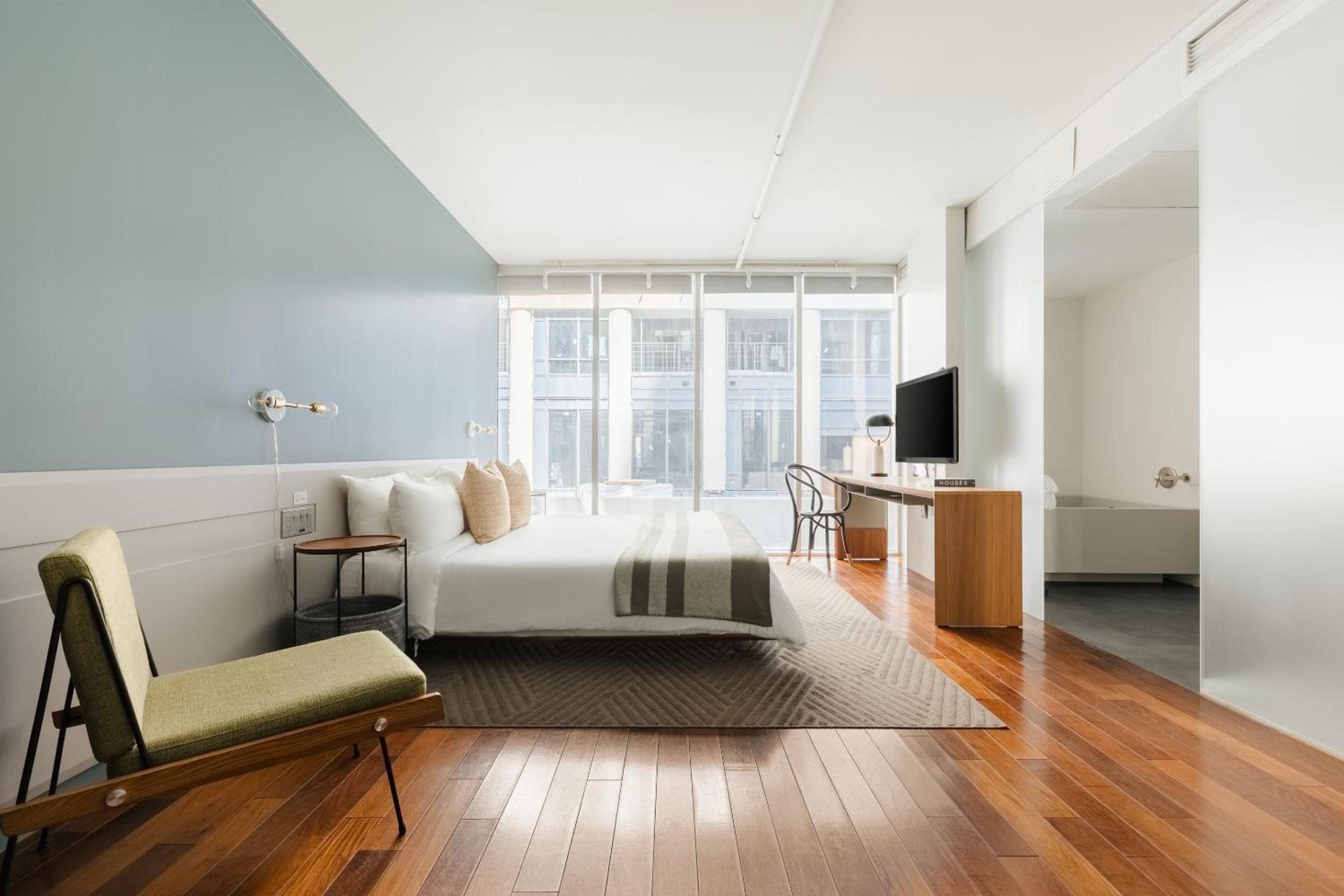 Superior Room, 1 King Bed