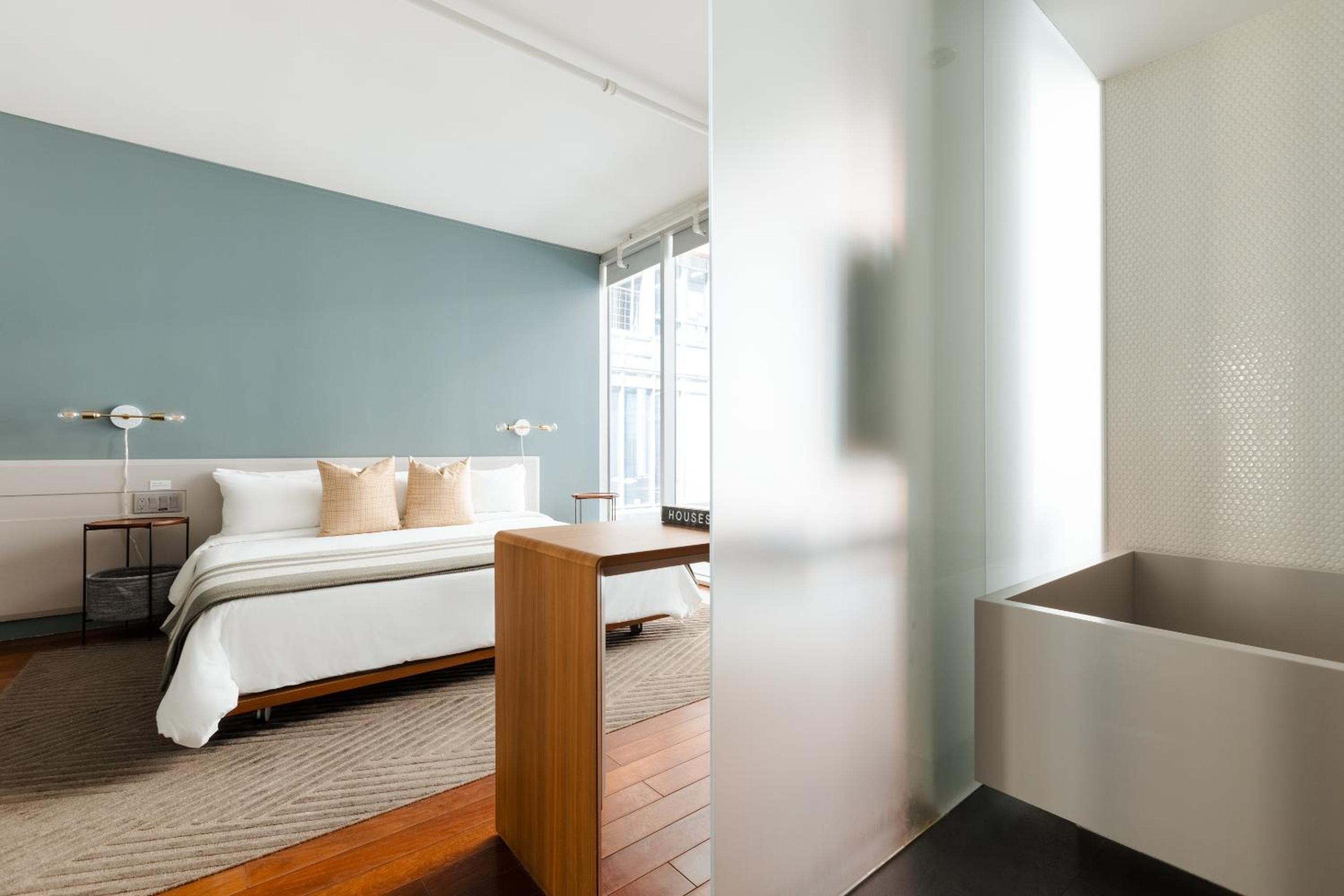 Superior Room, 1 King Bed