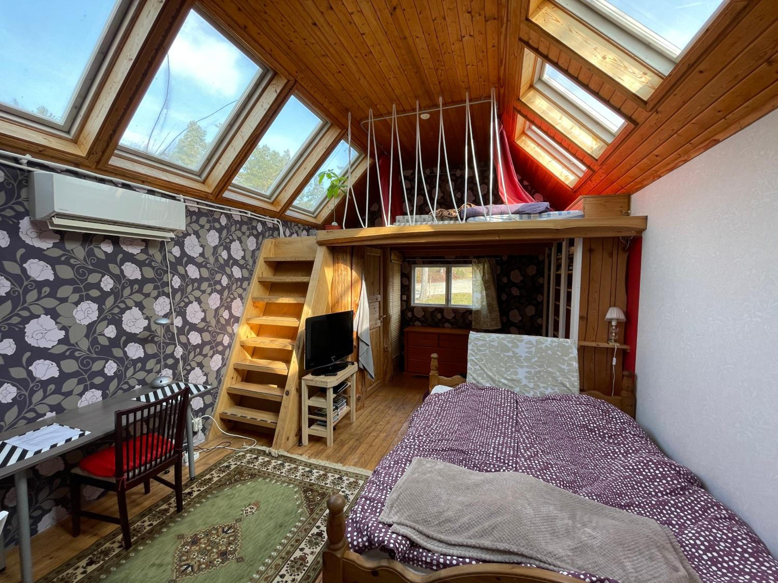 One-Bedroom House photo 1