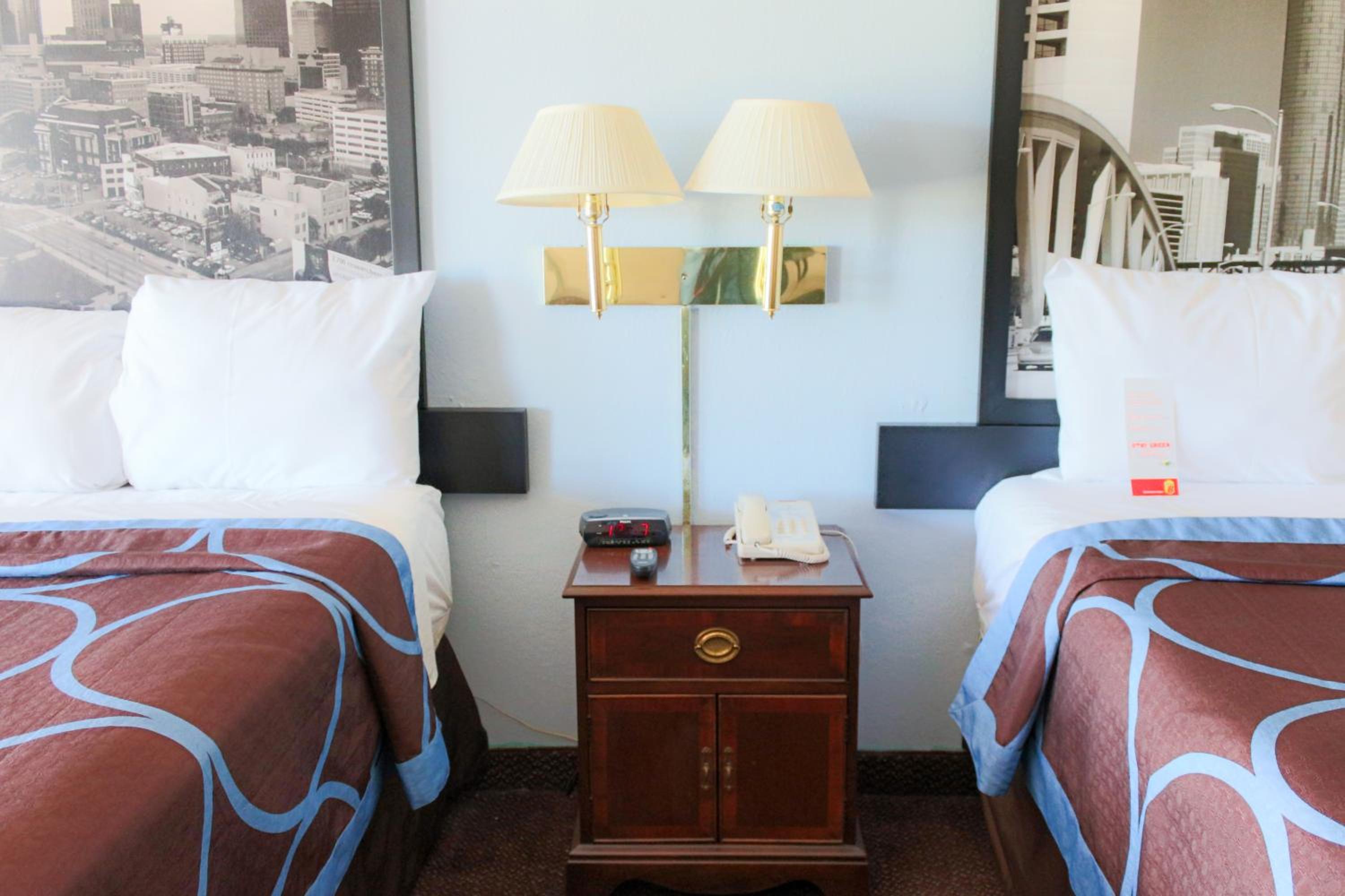 Double Room with Two Double Beds - Non-Smoking - Photo 3