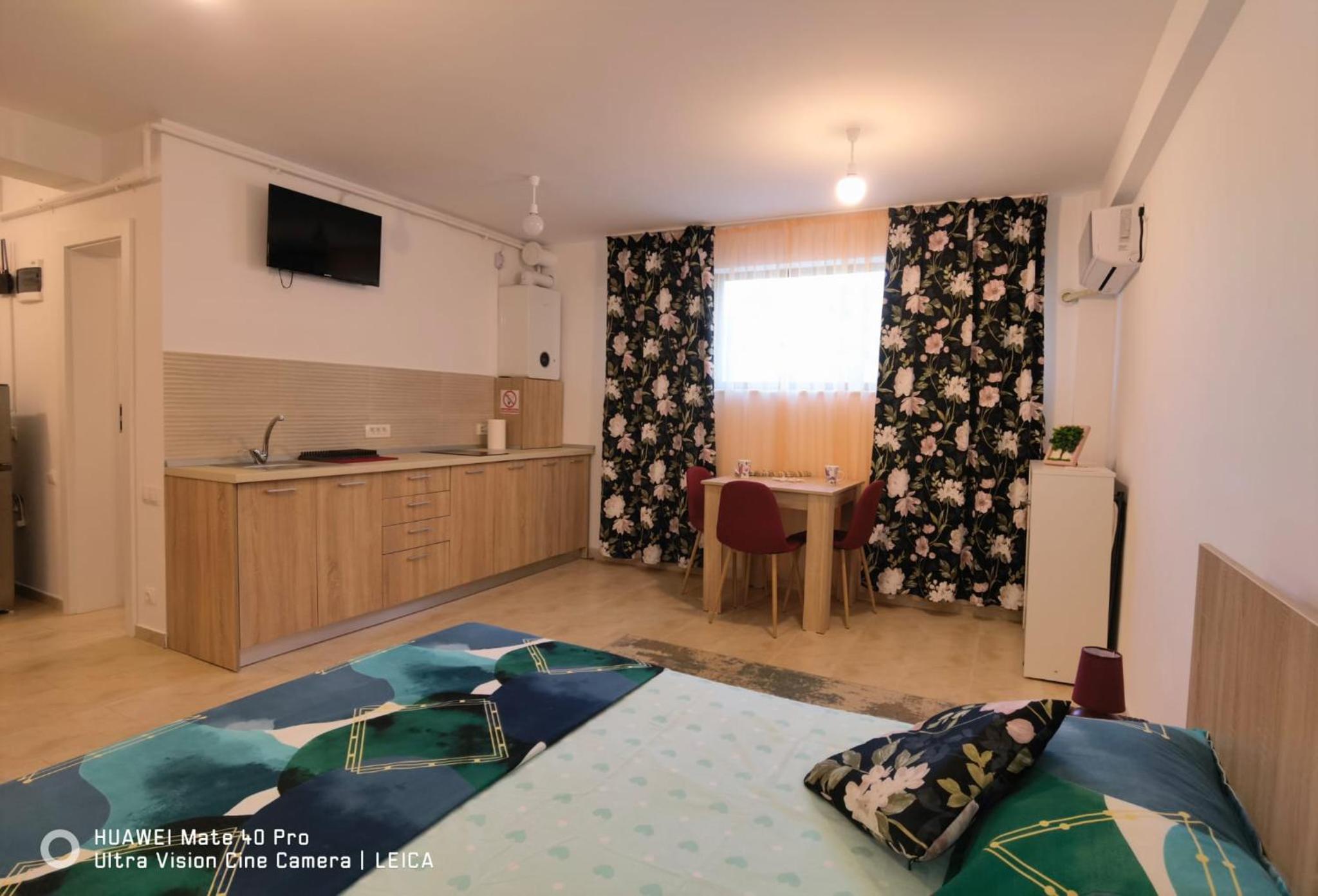One-Bedroom Apartment photo 1