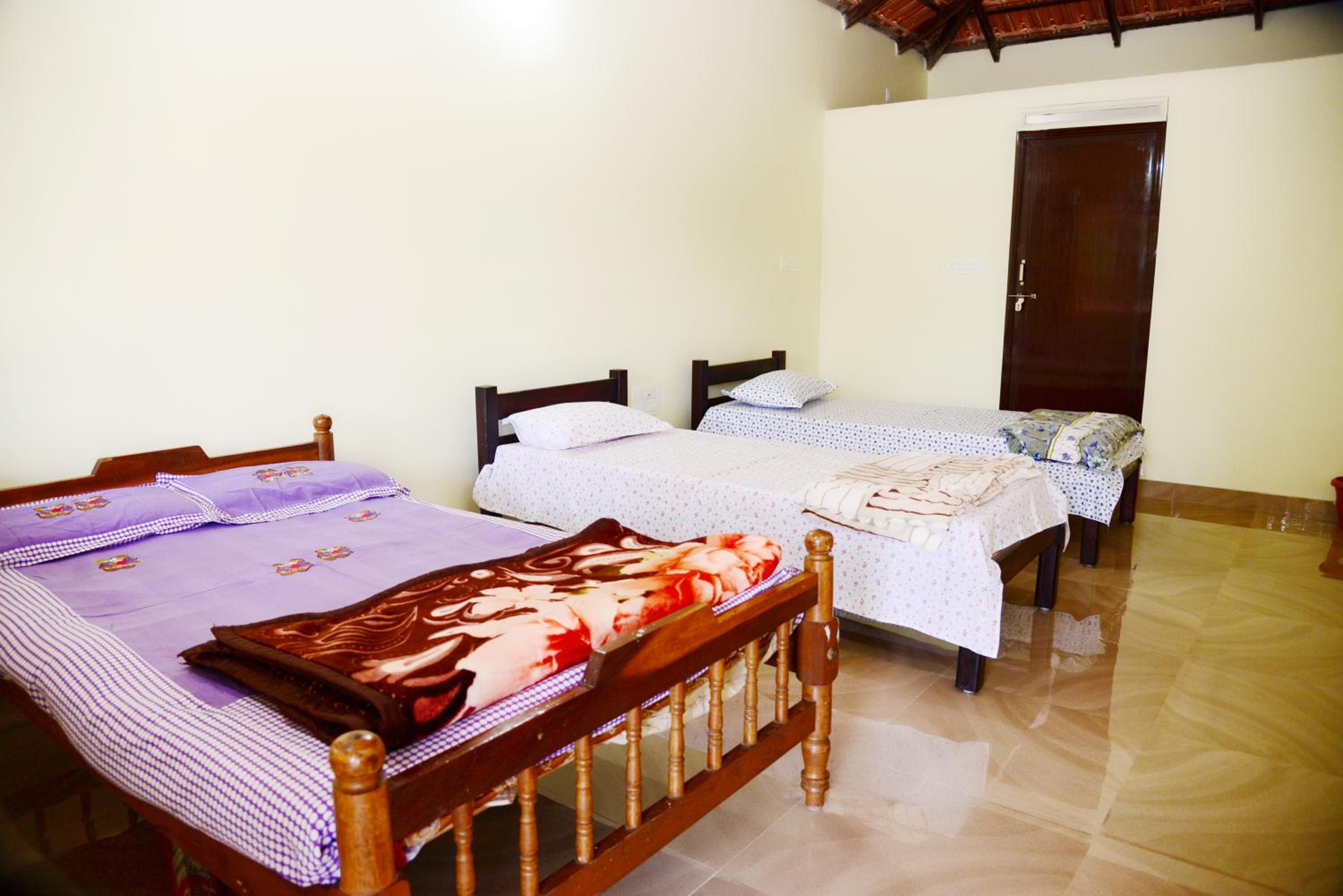 Quadruple Room with Balcony photo 1