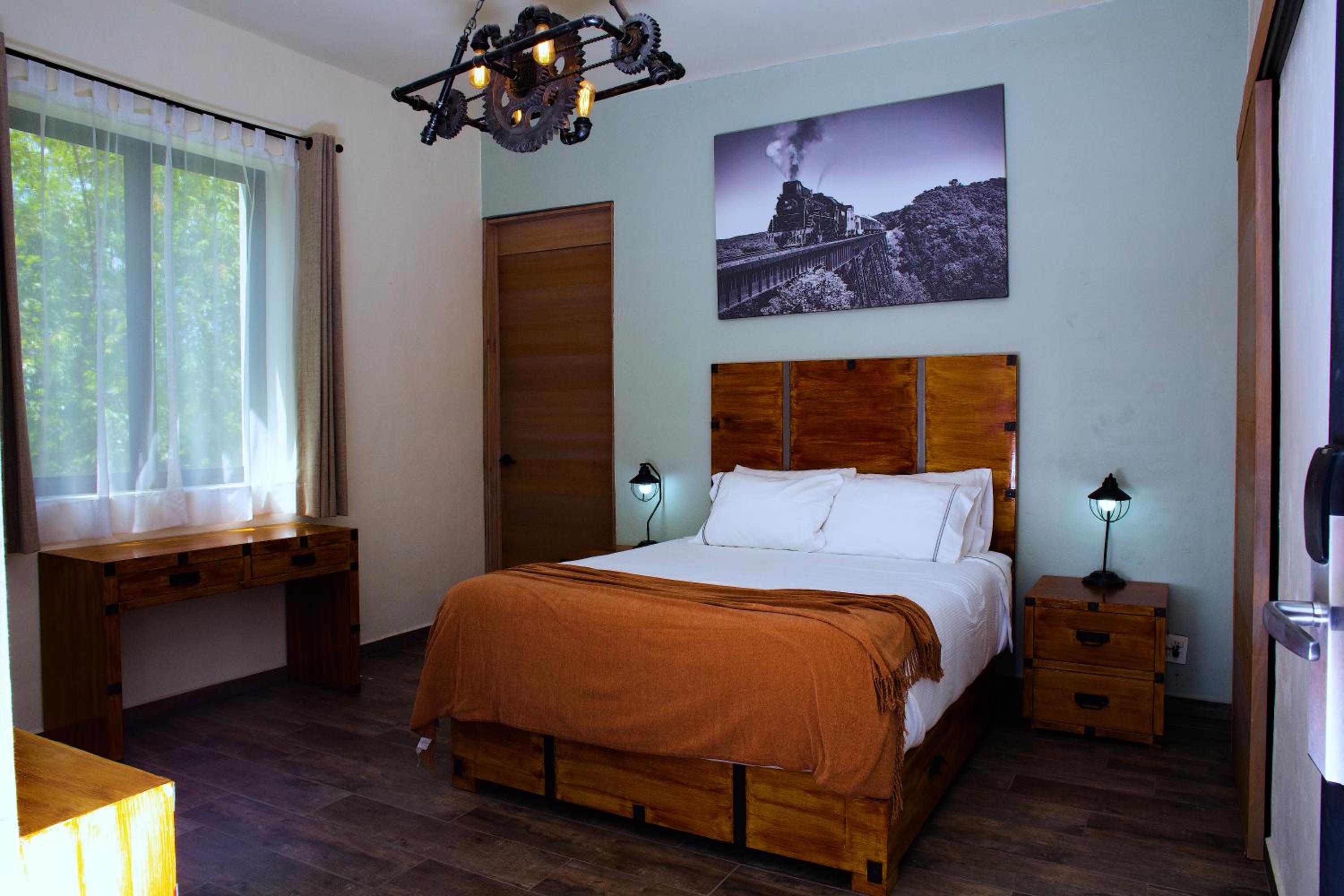 Queen Room with Garden View
