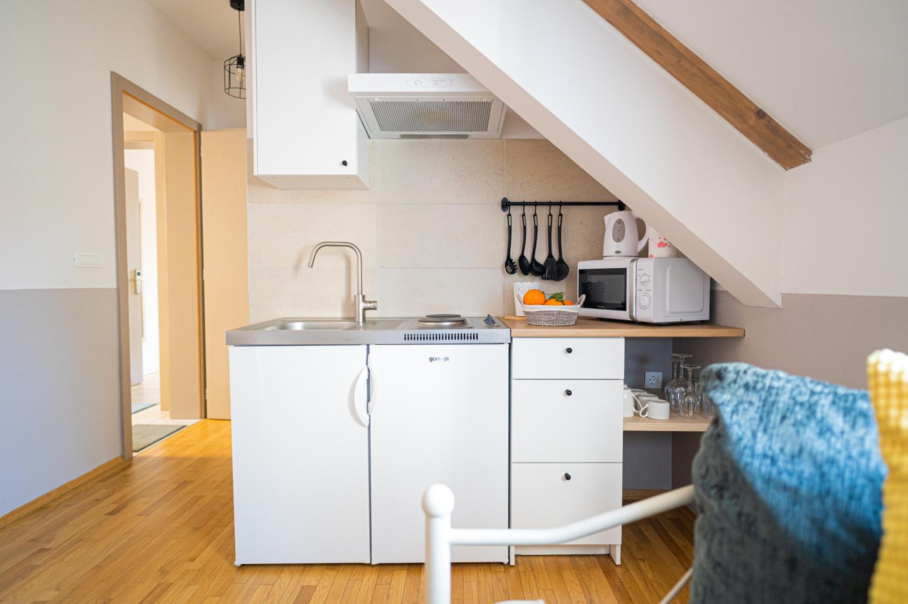 Studio Apartment - Photo 4