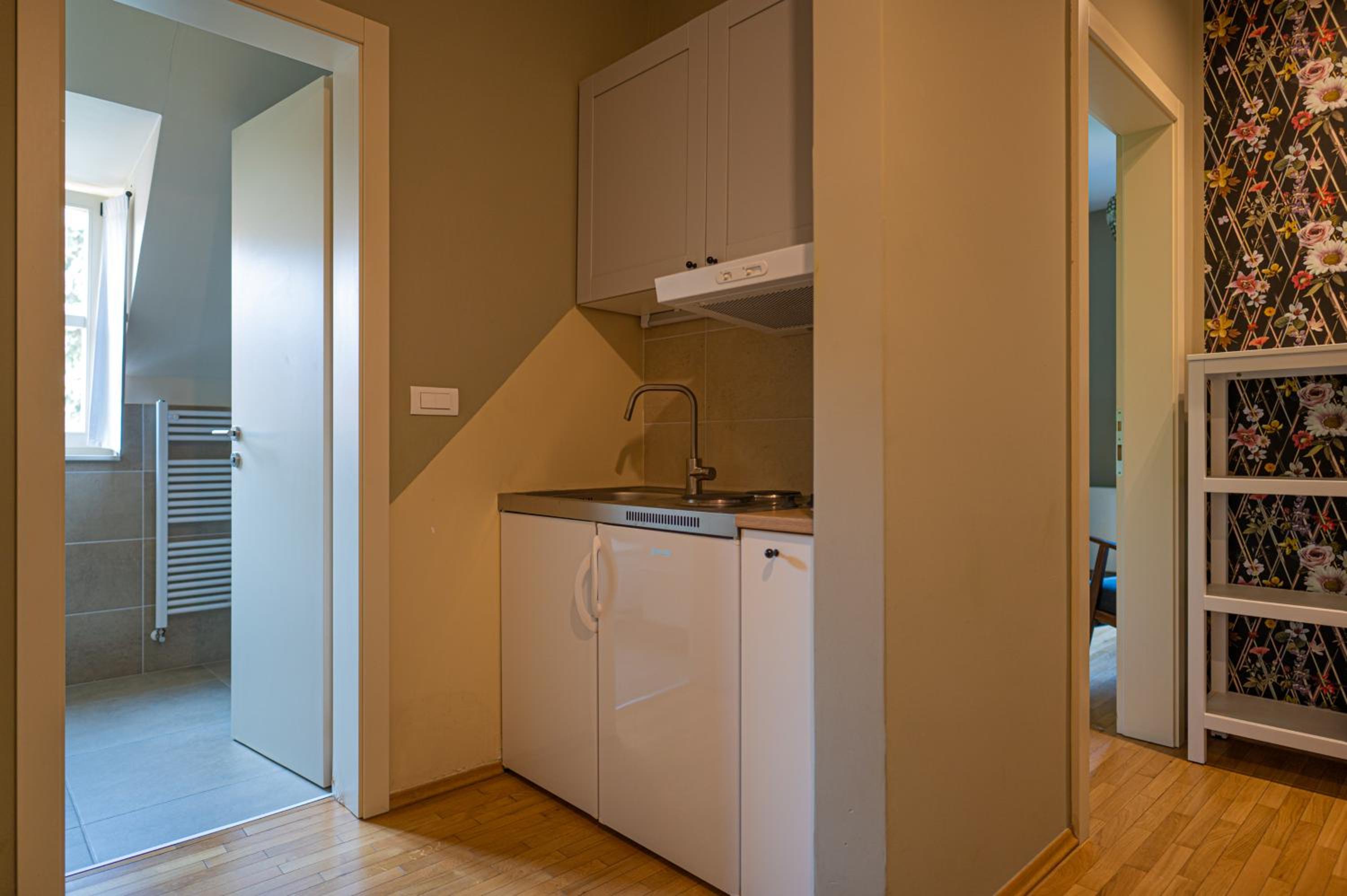 Two-Bedroom Apartment - Photo 7