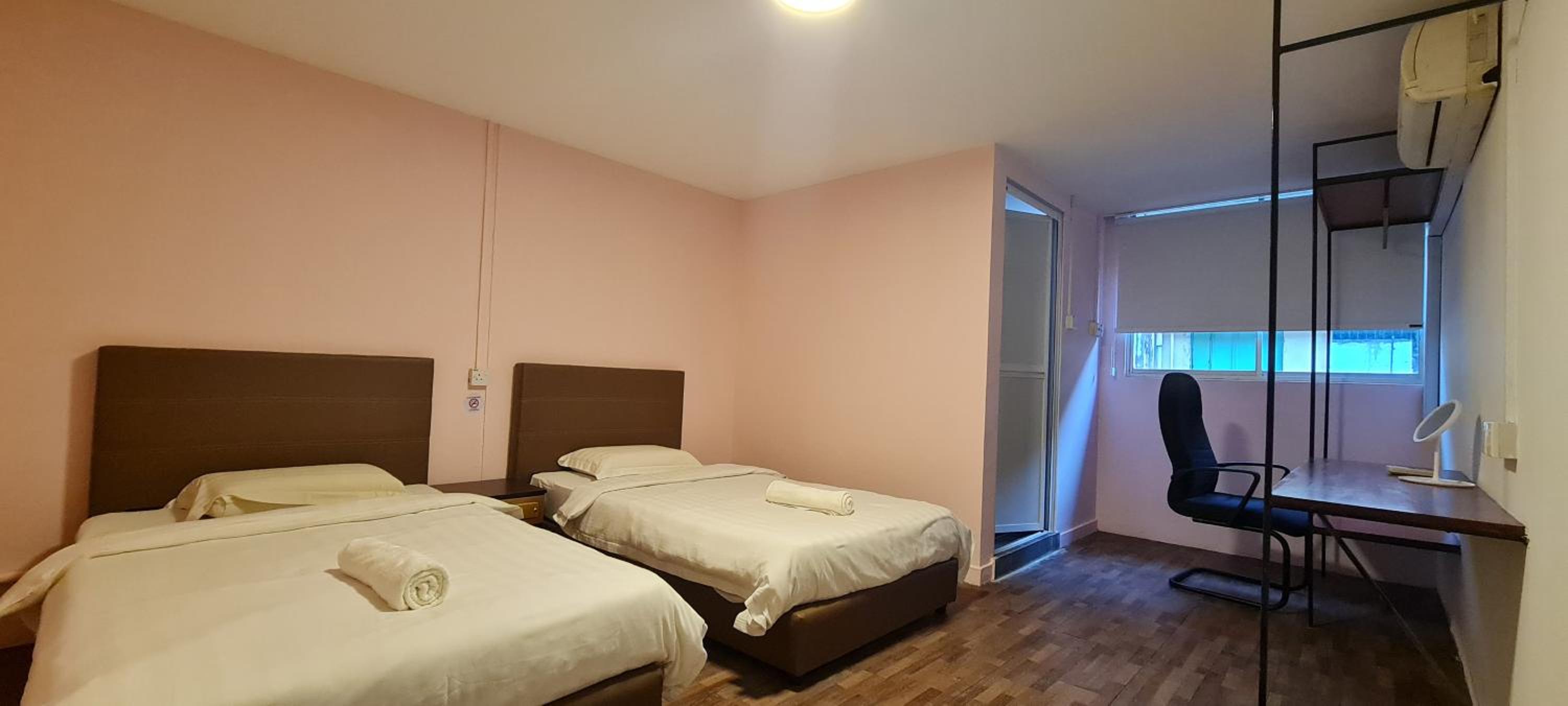 Deluxe Family Room - Photo 2