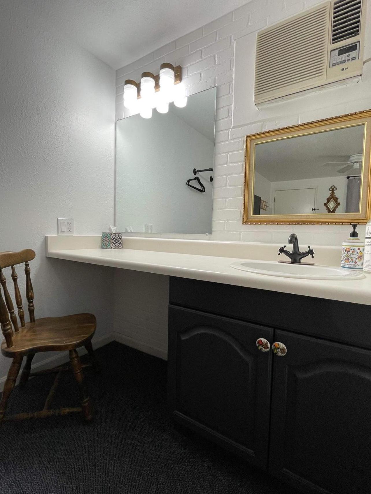 Queen Room - Photo 2