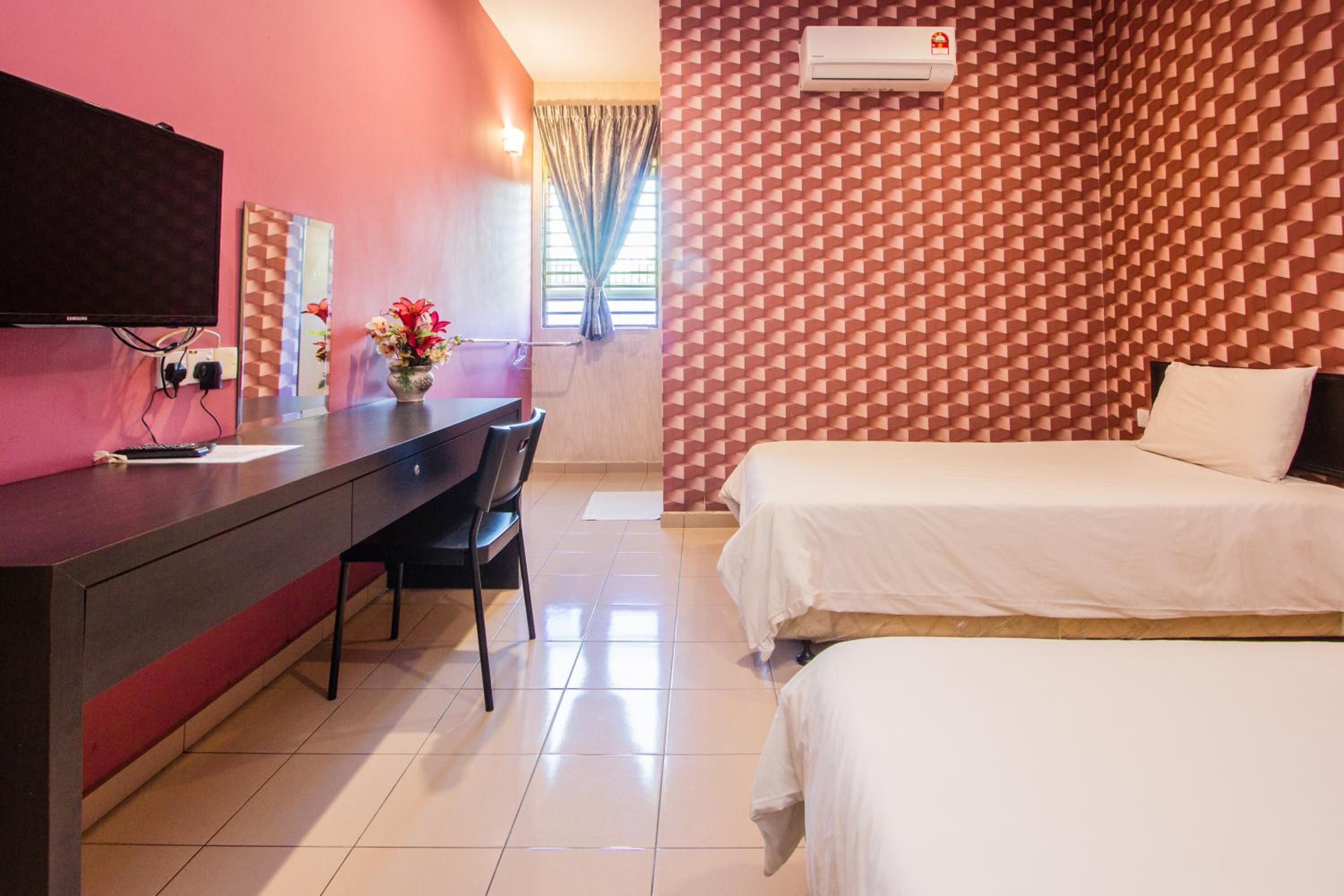 Deluxe Twin Room photo 3