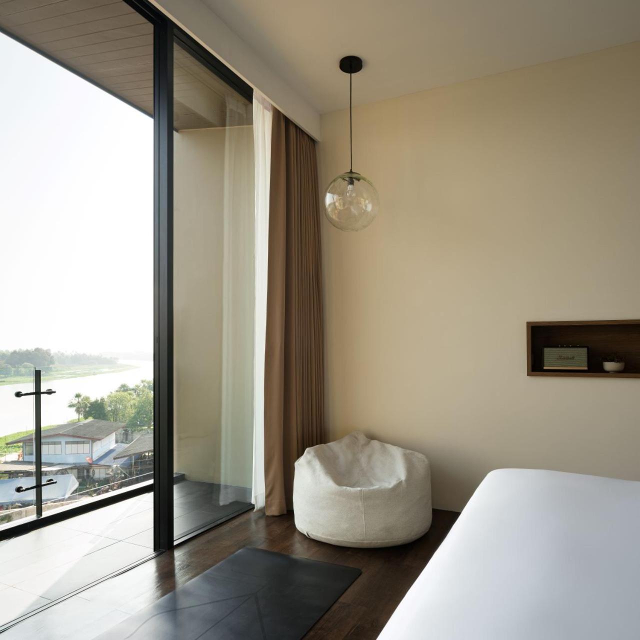 Deluxe Double Room with Balcony - Photo 7
