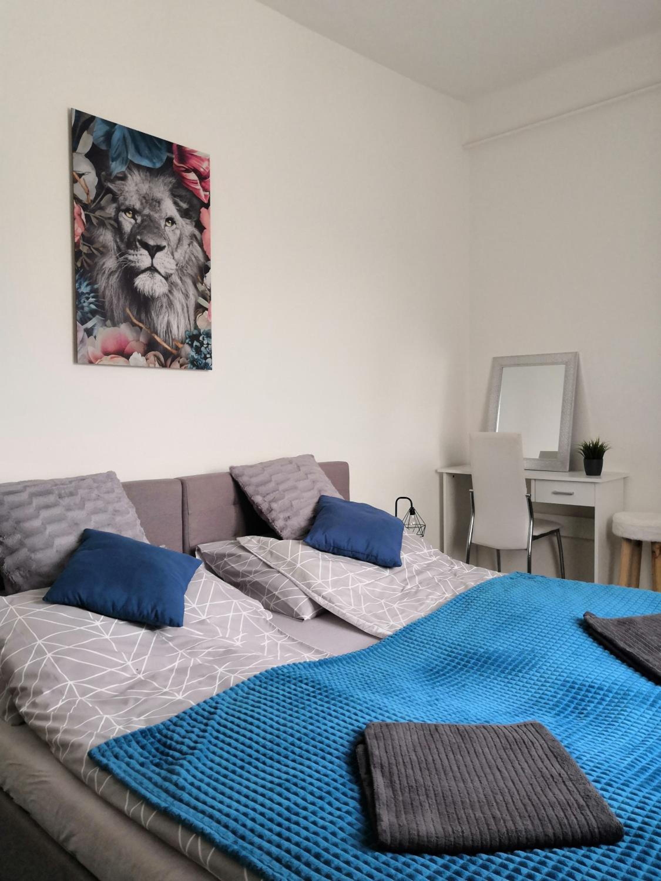 Two-Bedroom Apartment - Photo 11