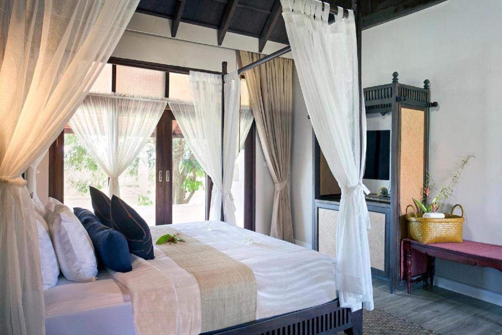 Deluxe Double Room with Balcony photo 3