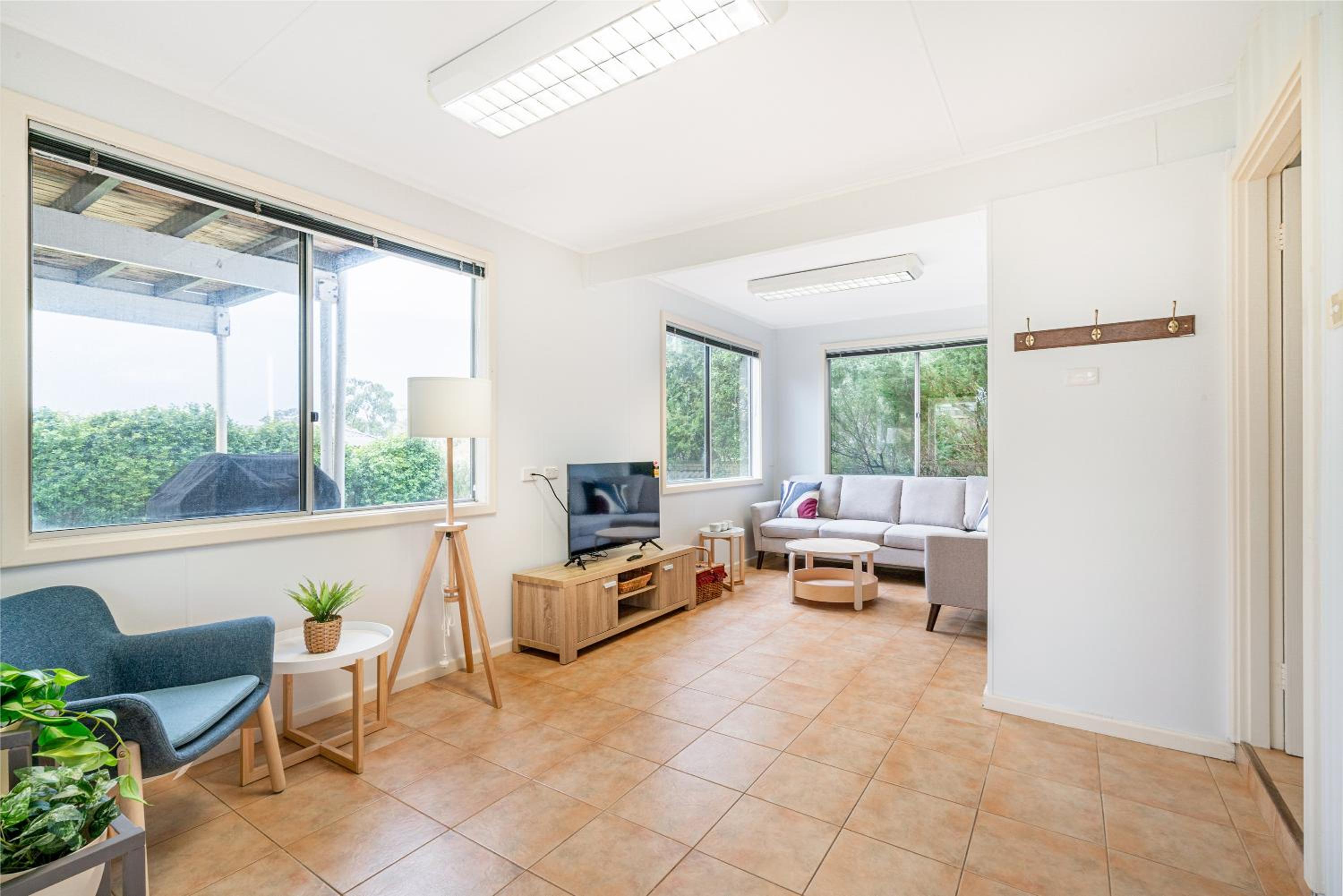 Three-Bedroom House photo 3