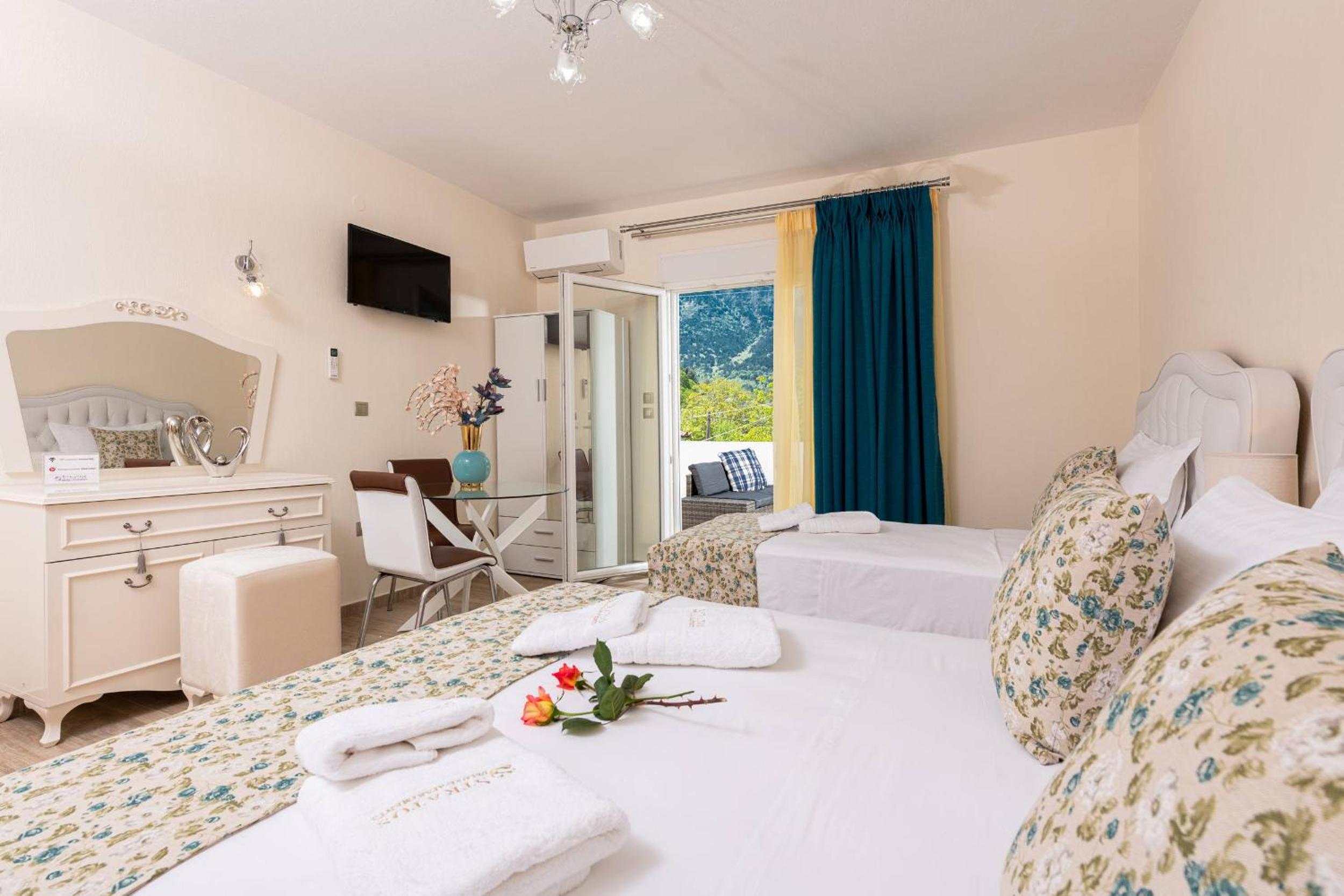 Deluxe Triple Room photo 2