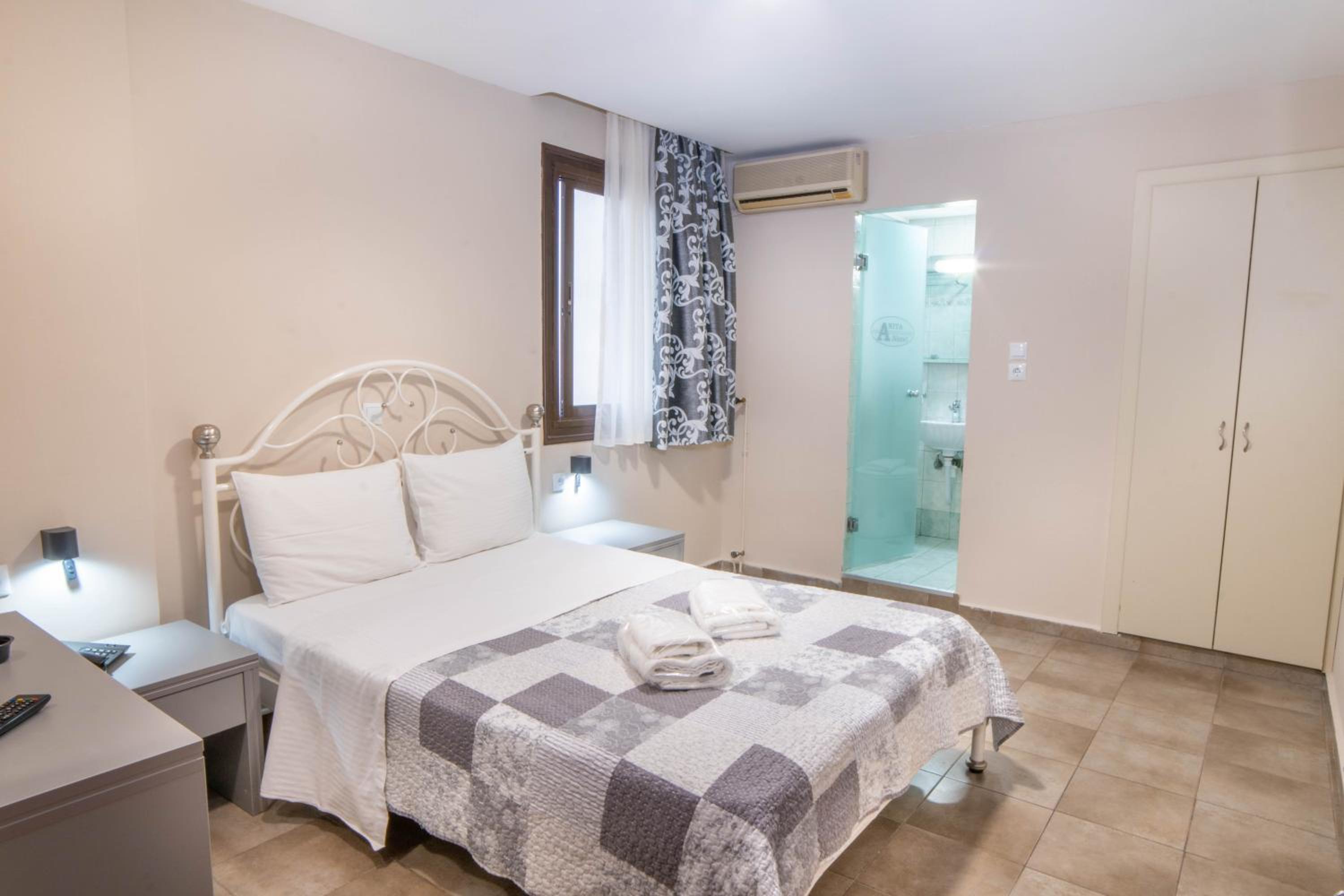 Economy Double or Twin Room photo 3