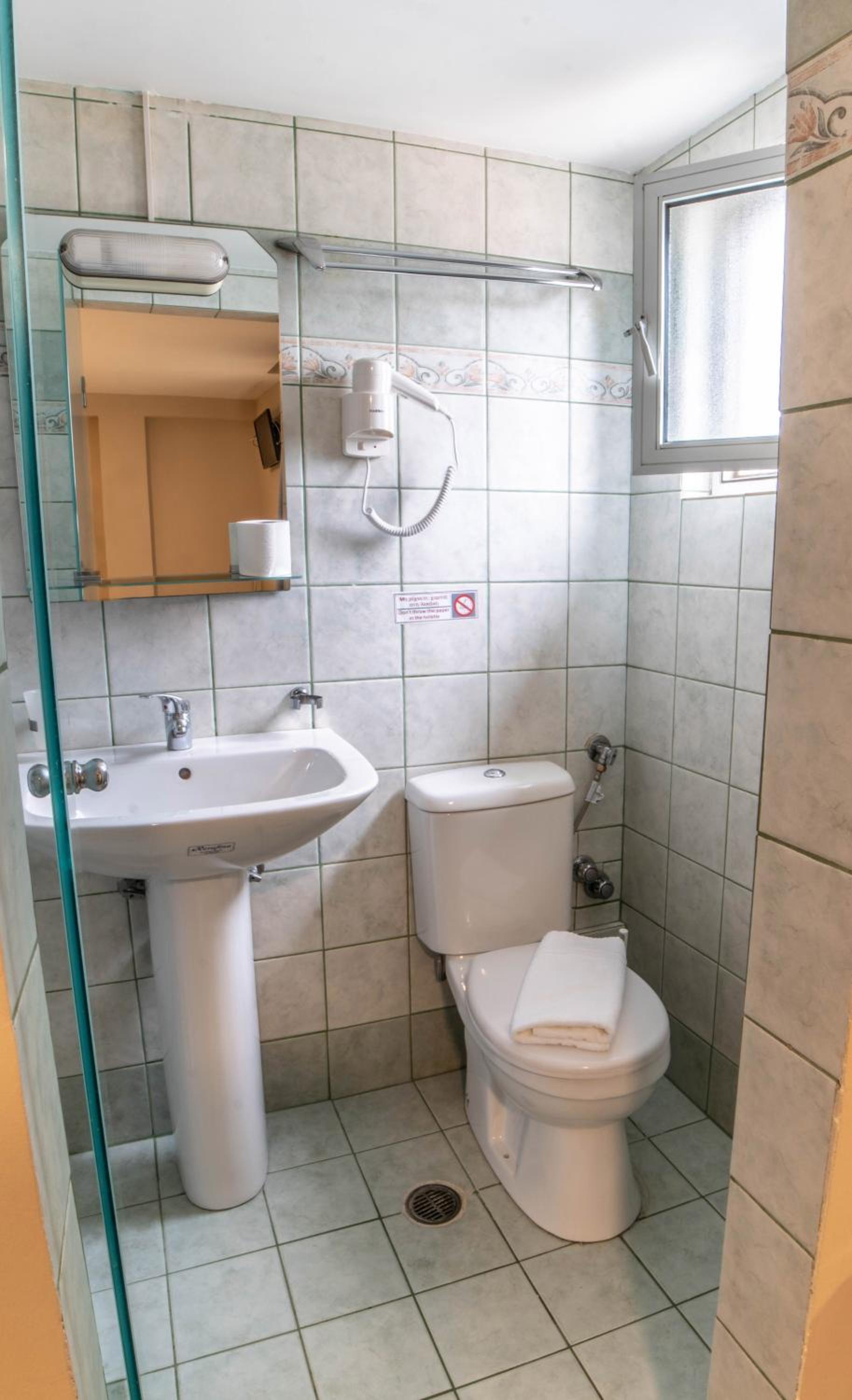 Single Room photo 3