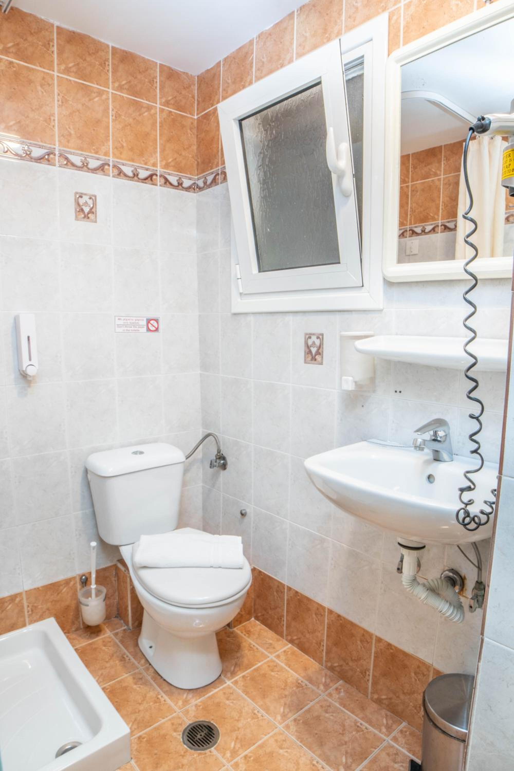 Single Room photo 2