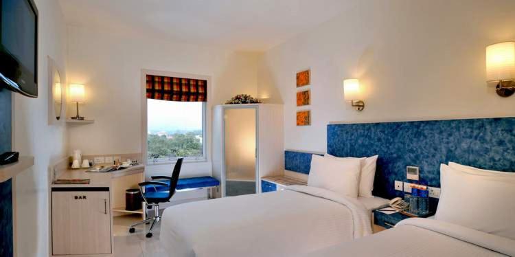Superior Room 2 Sgl Beds - Photo 4