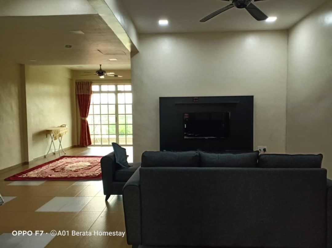 Three-Bedroom Apartment - Photo 10