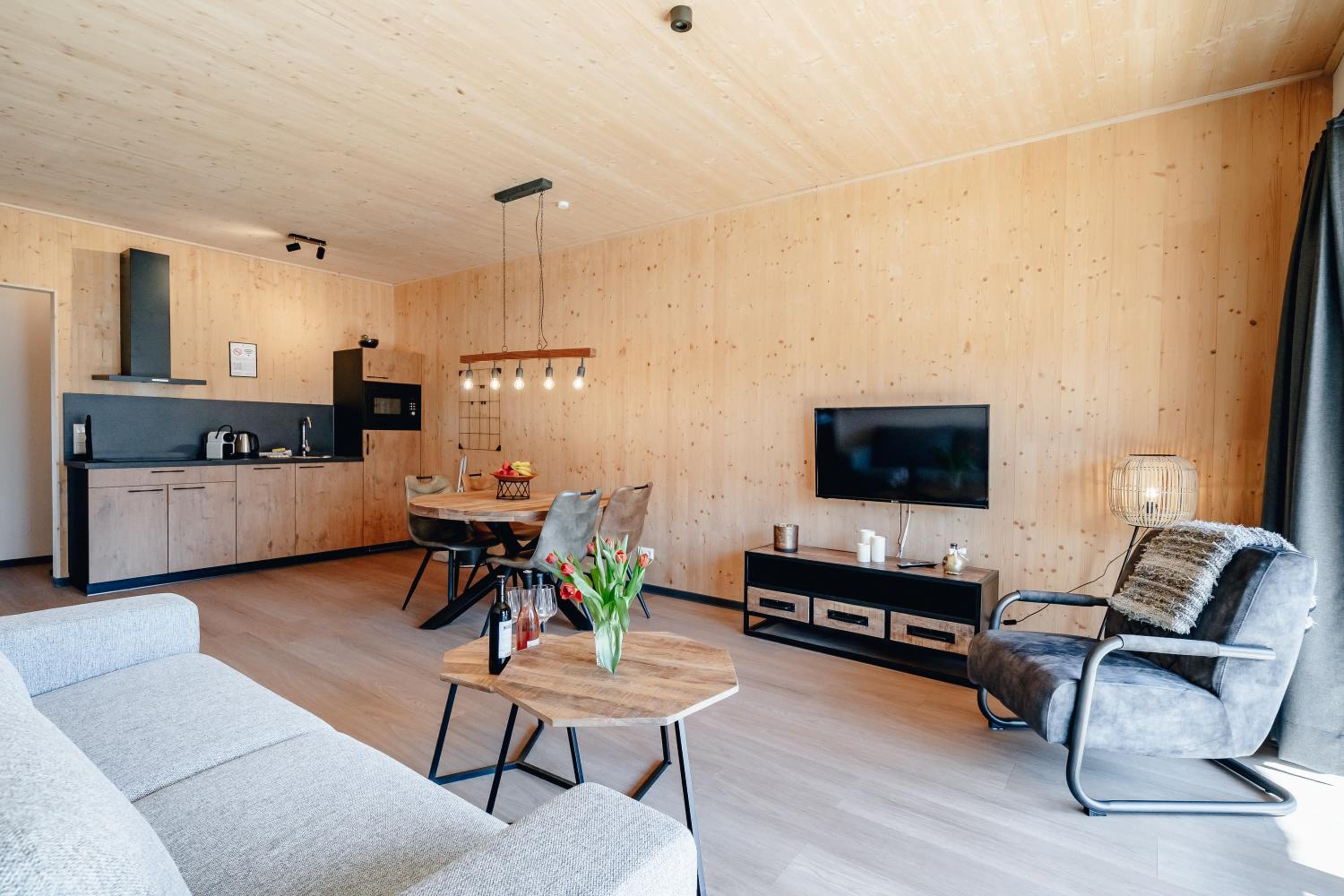 Deluxe Apartment