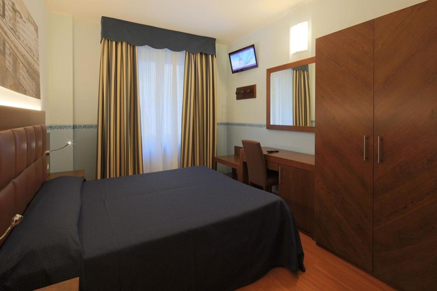 Classic Double Room - Photo 7