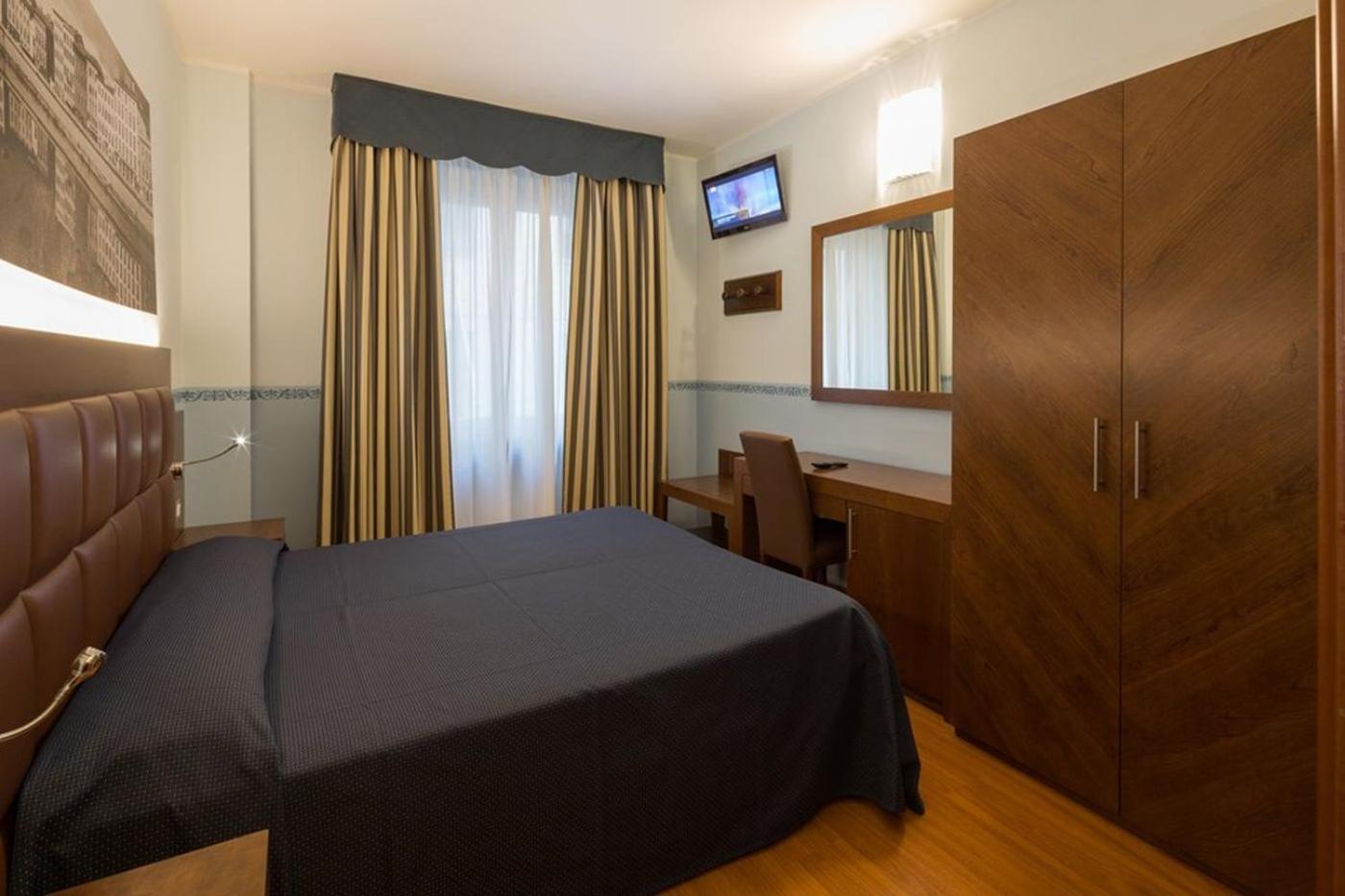 Classic Double Room - Photo 5