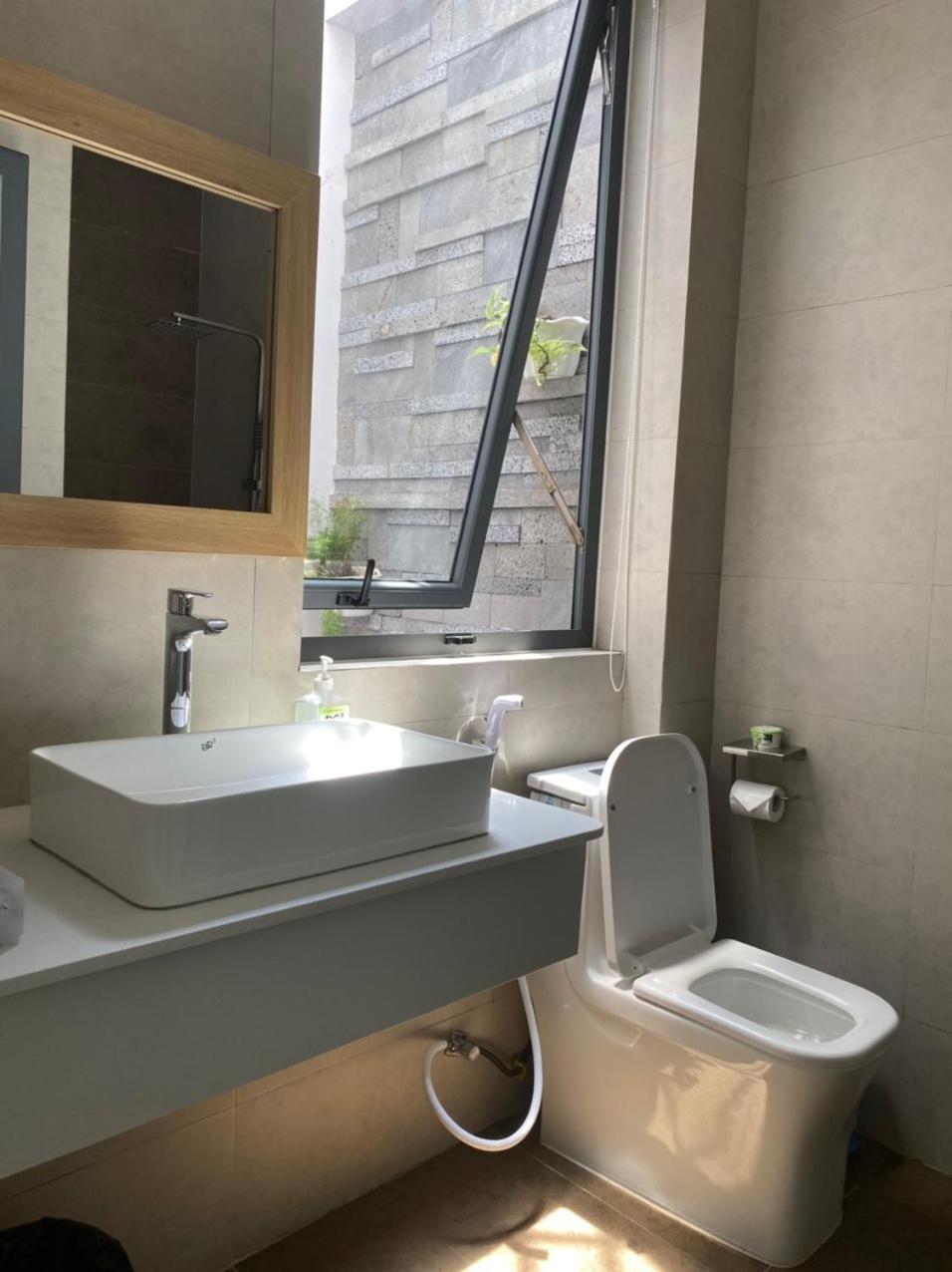 Large Double Room - Photo 8