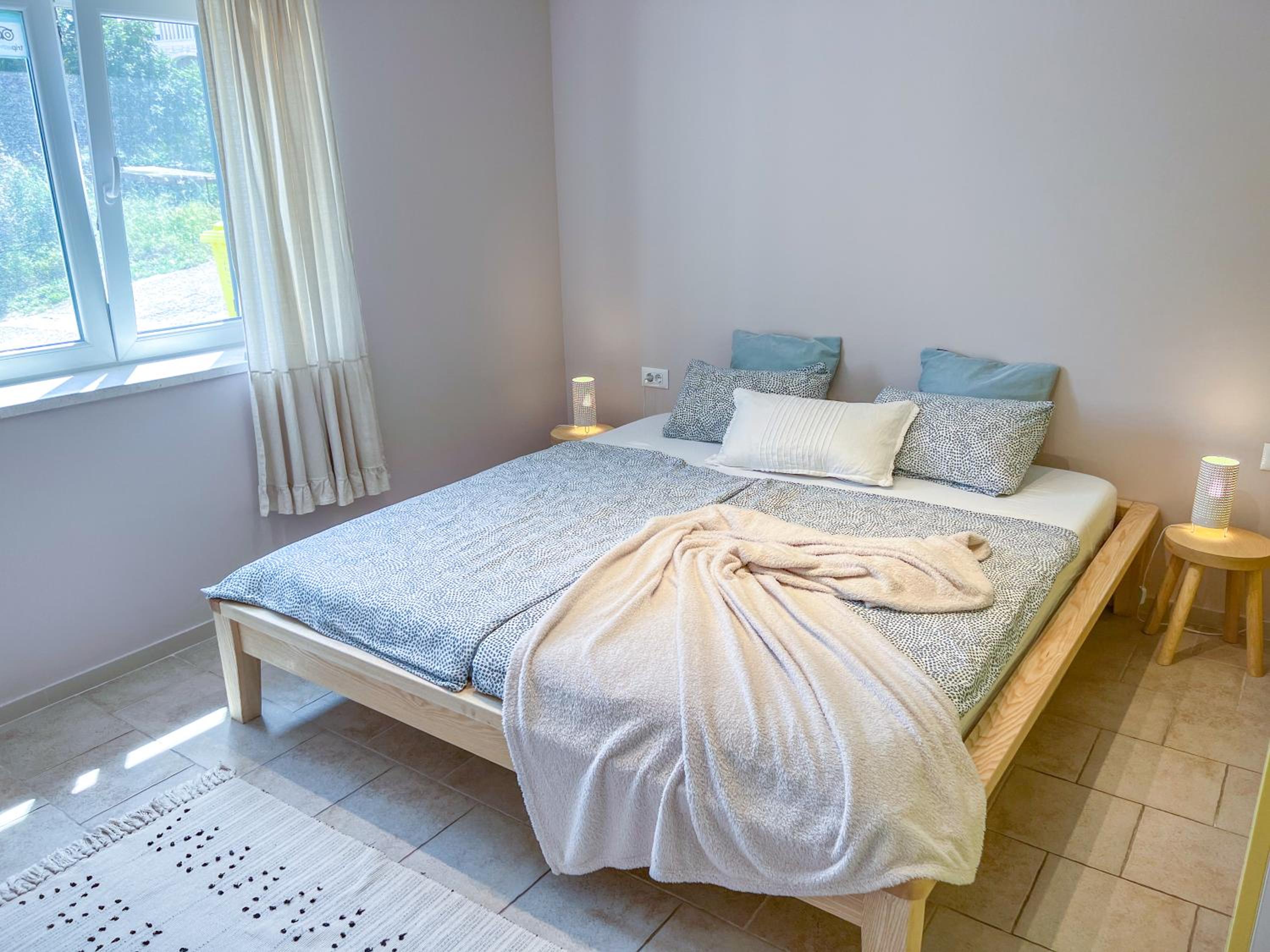 Two-Bedroom Apartment with Sofa Bed and Sea View - Photo 6