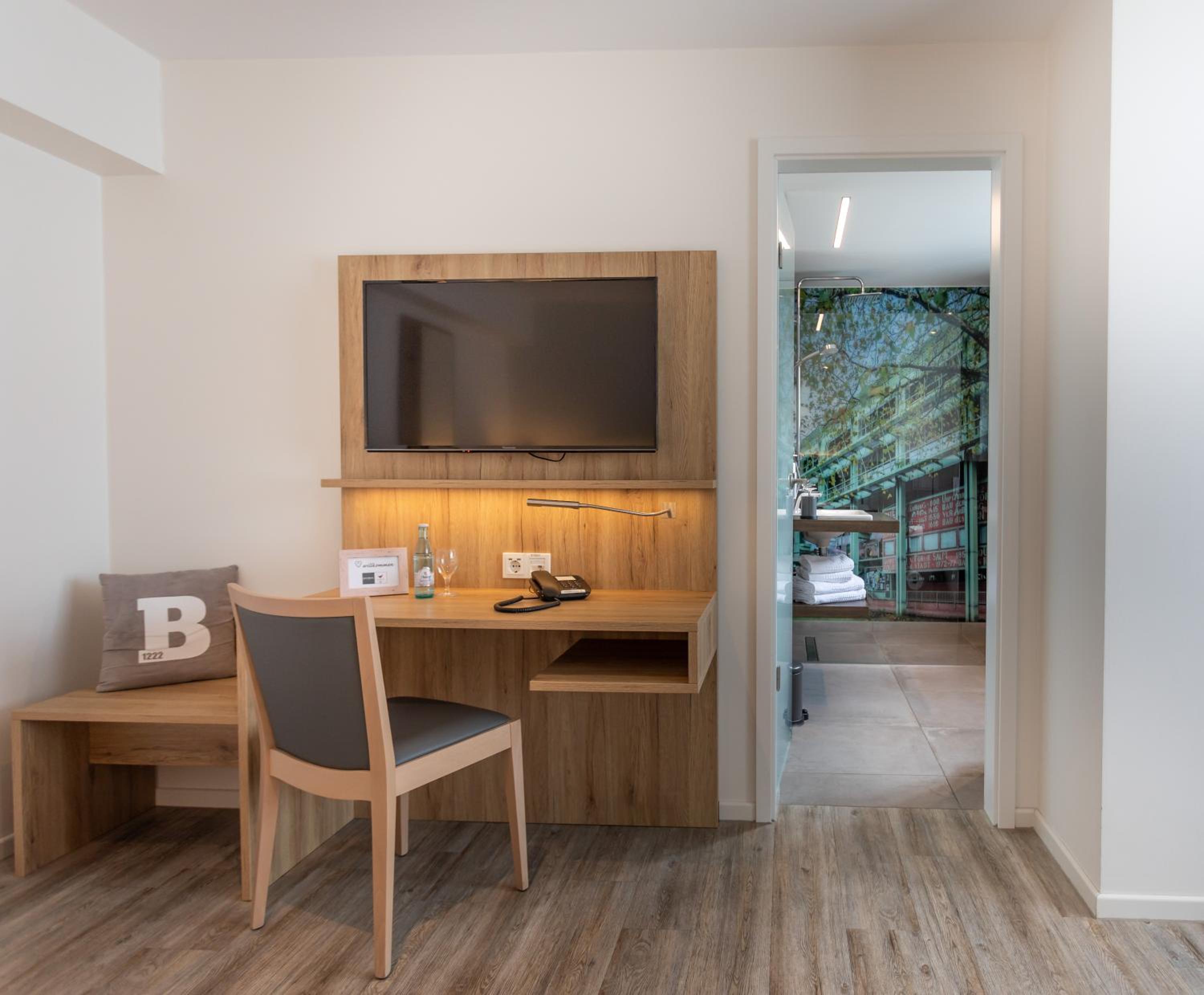 Standard Double Room - Photo 7